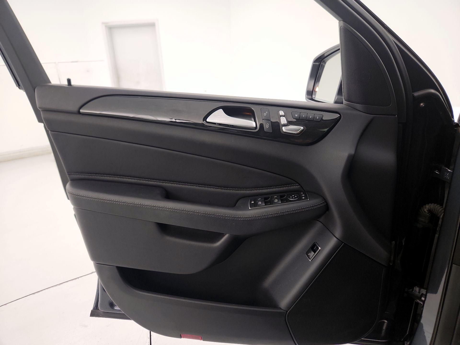 Thumbnail: 2016 Mercedes-Benz GLE - 12