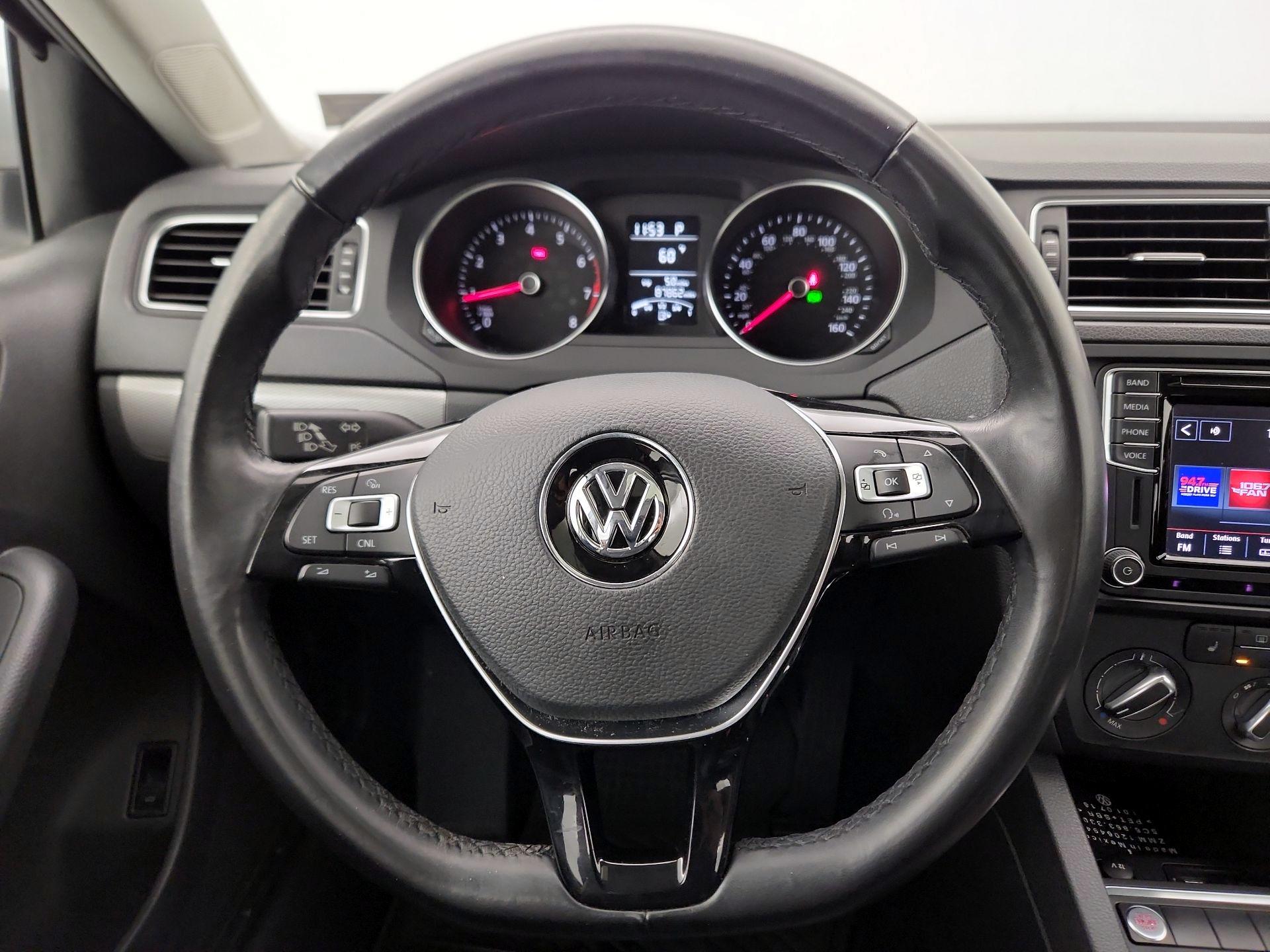 Thumbnail: 2016 Volkswagen Jetta - 10