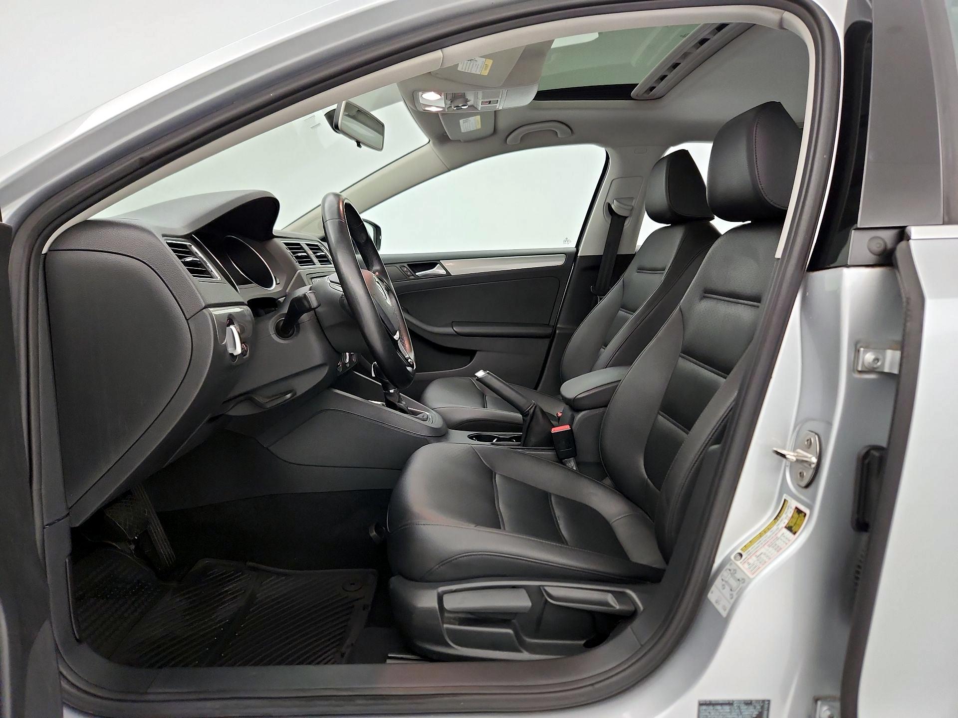 Thumbnail: 2016 Volkswagen Jetta - 11