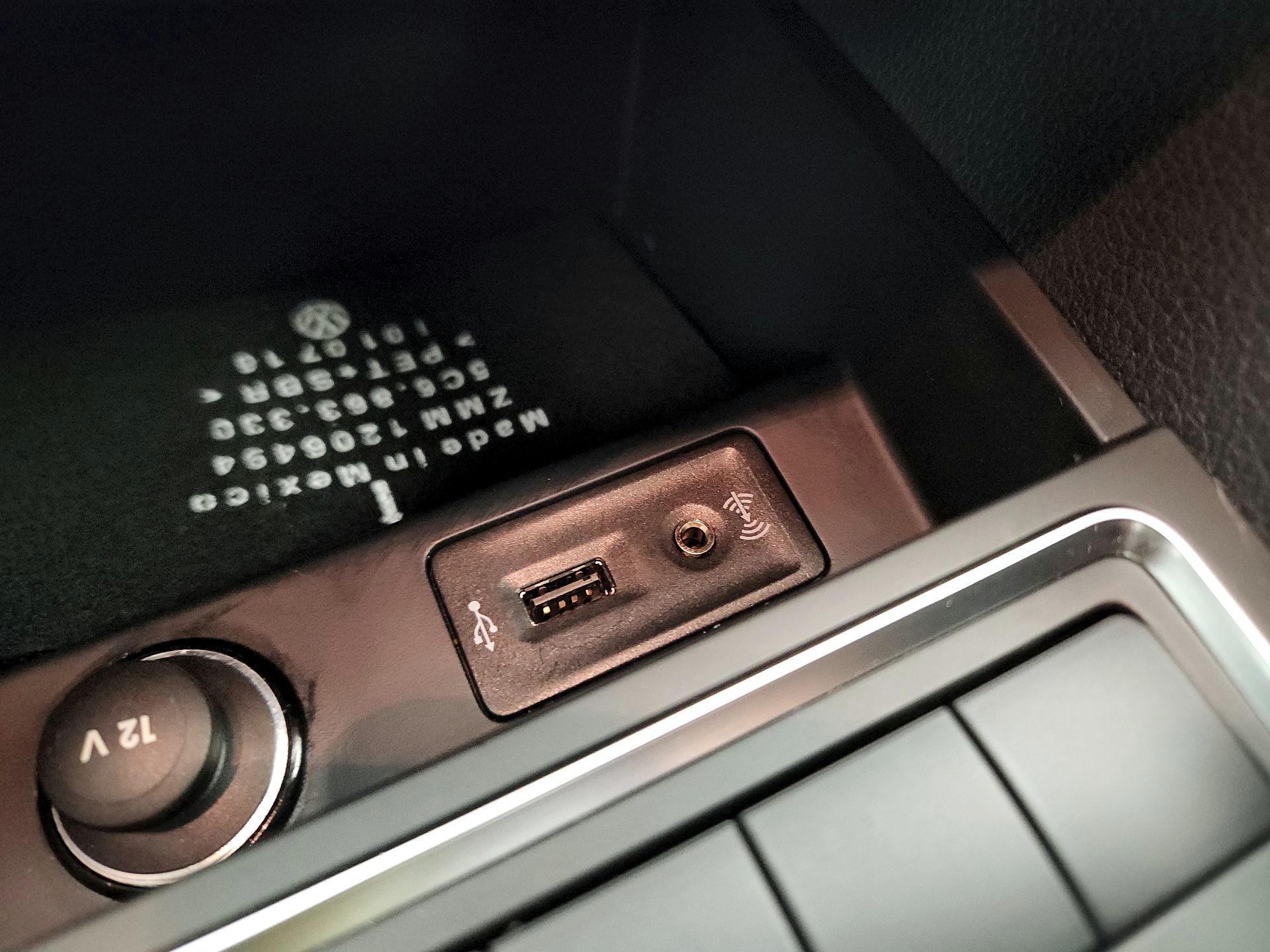 Thumbnail: 2016 Volkswagen Jetta - 18