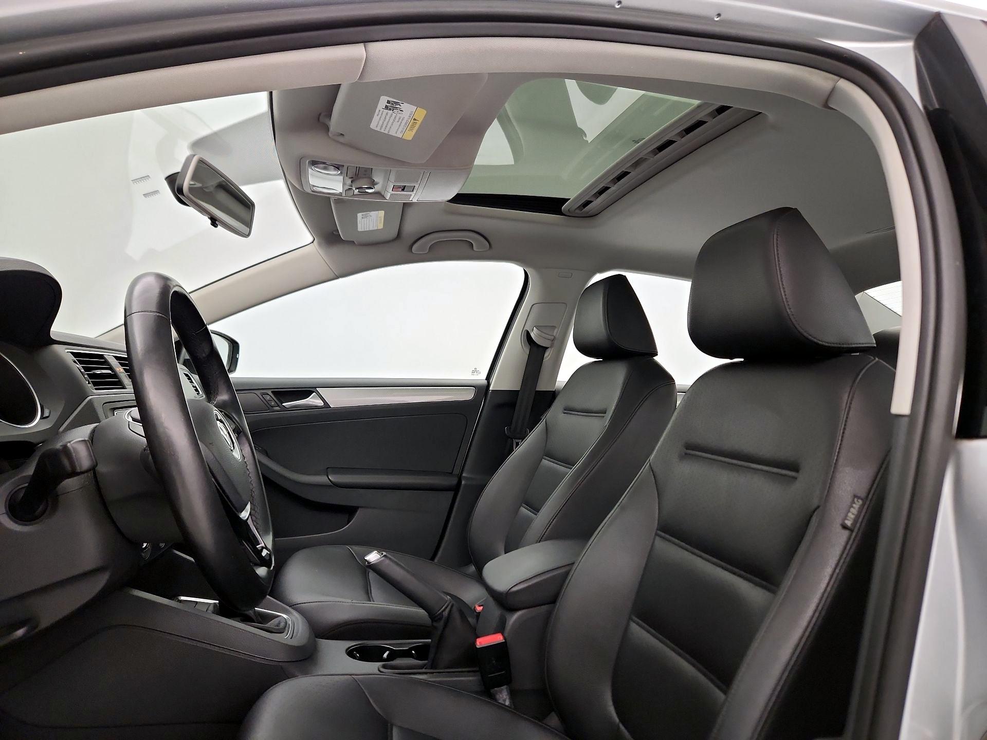 Thumbnail: 2016 Volkswagen Jetta - 19