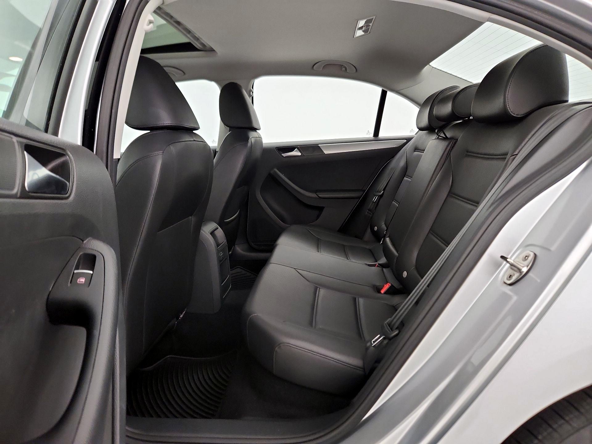 Thumbnail: 2016 Volkswagen Jetta - 20