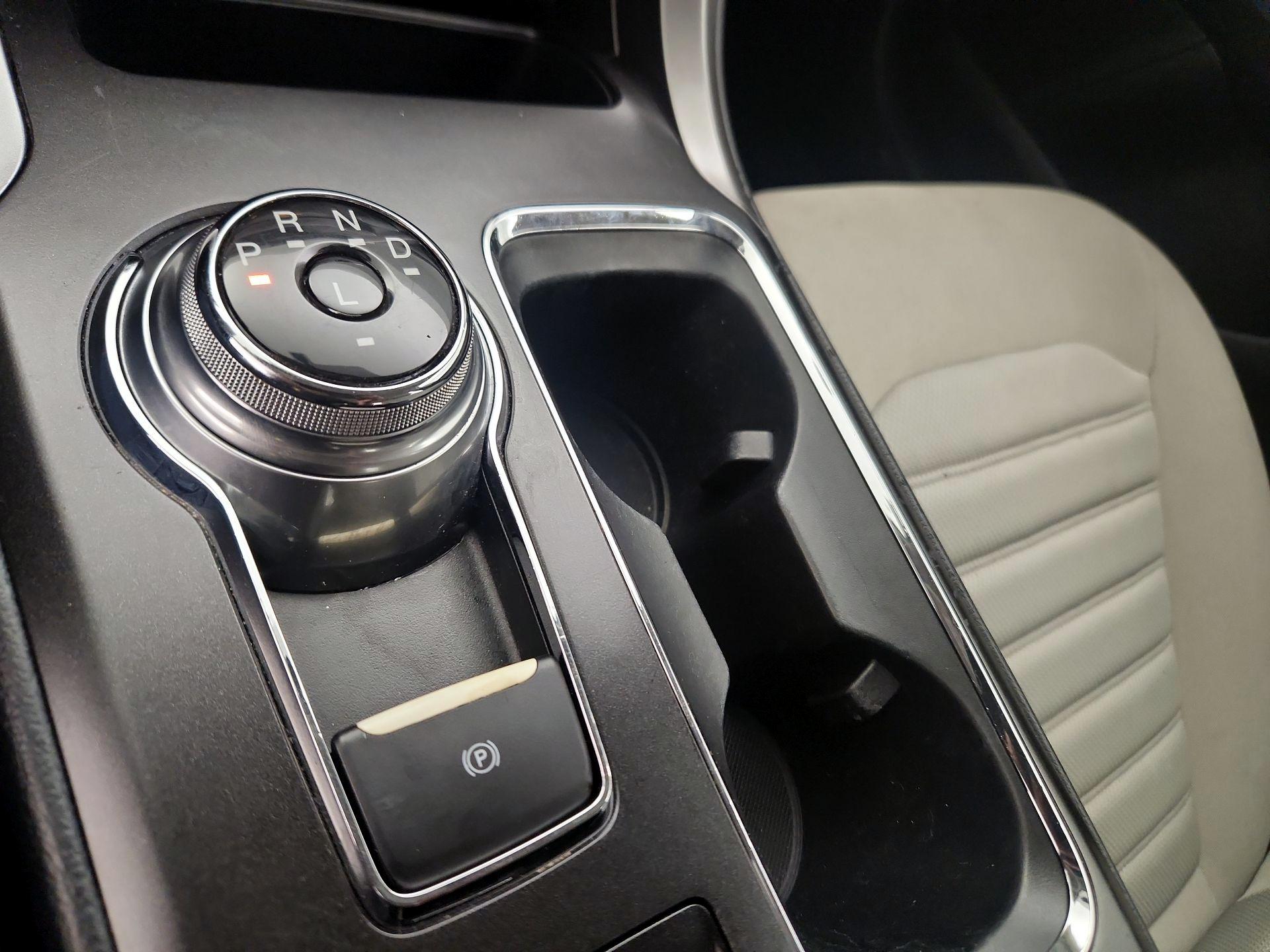 Thumbnail: 2017 Ford Fusion - 17