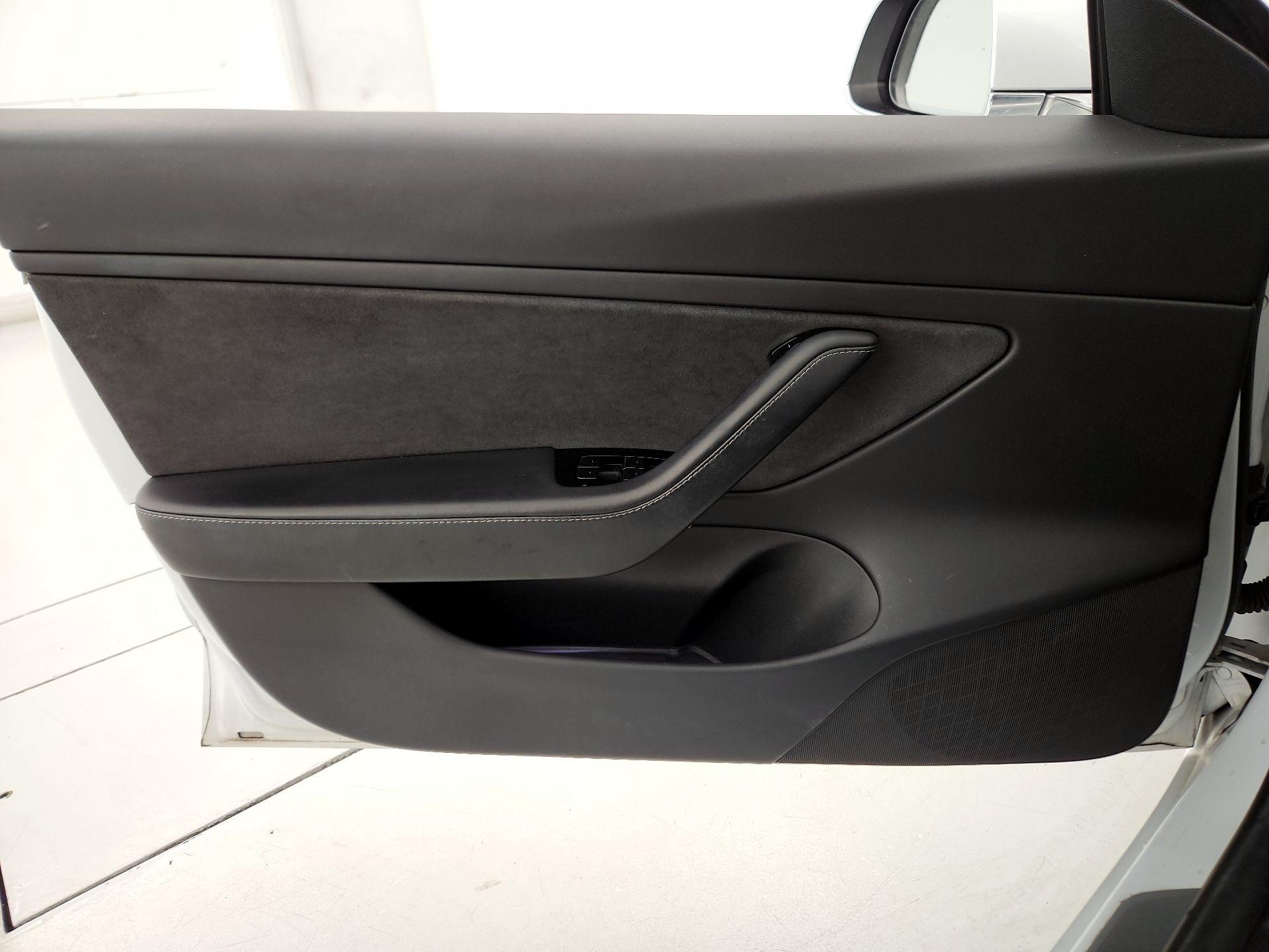 Thumbnail: 2019 Tesla Model 3 - 12