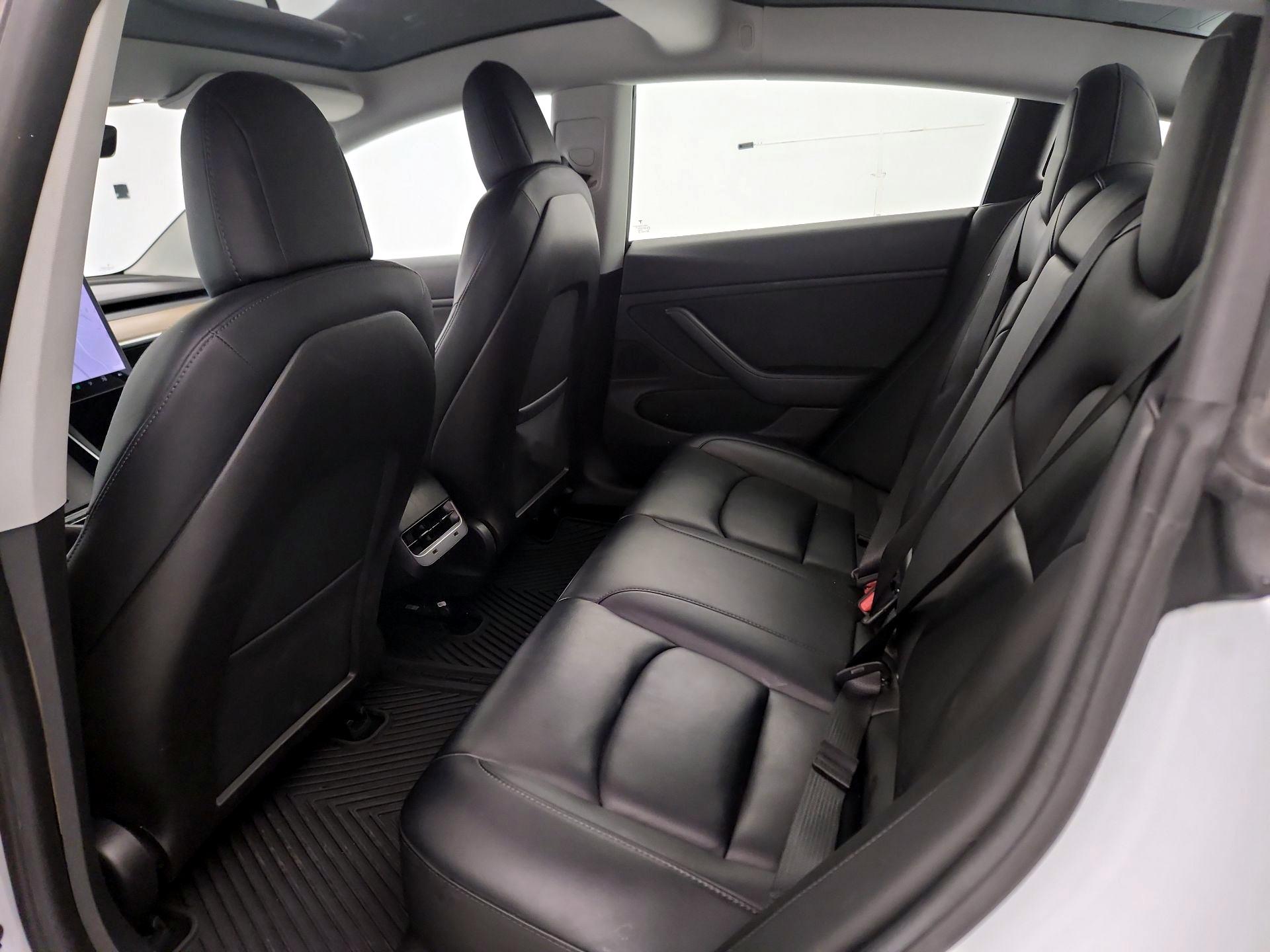 Thumbnail: 2019 Tesla Model 3 - 20