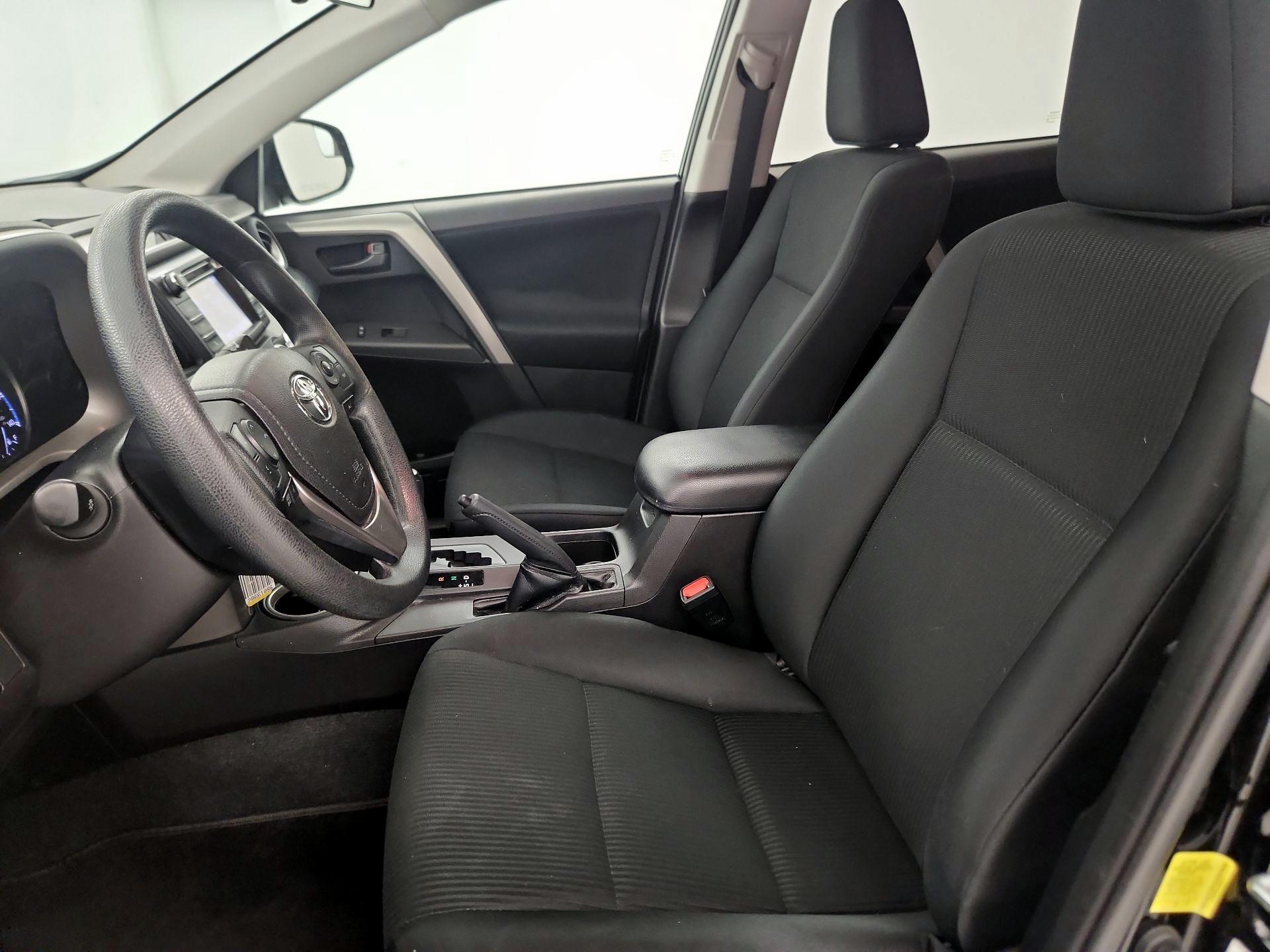 Thumbnail: 2018 Toyota RAV4 - 11