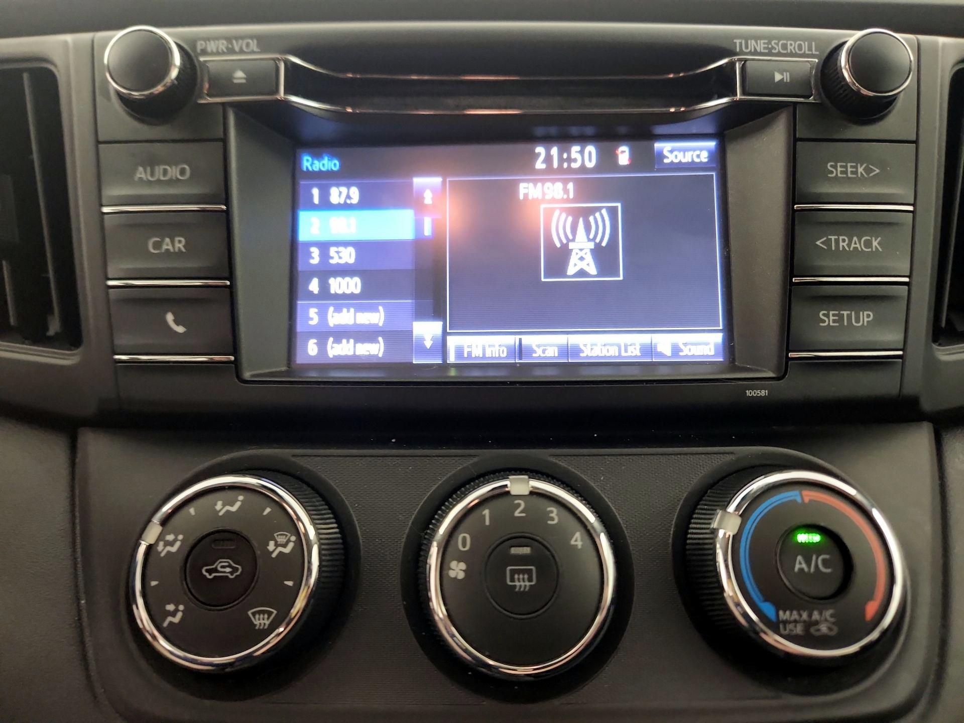 Thumbnail: 2018 Toyota RAV4 - 15