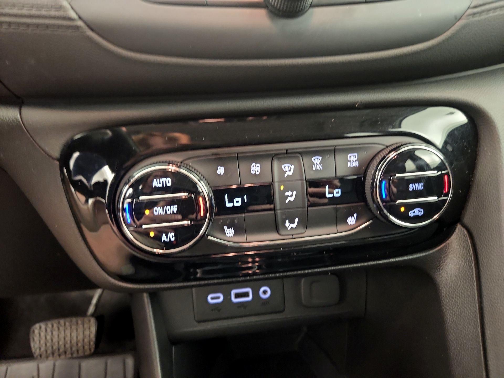 Thumbnail: 2022 Buick Encore GX - 16