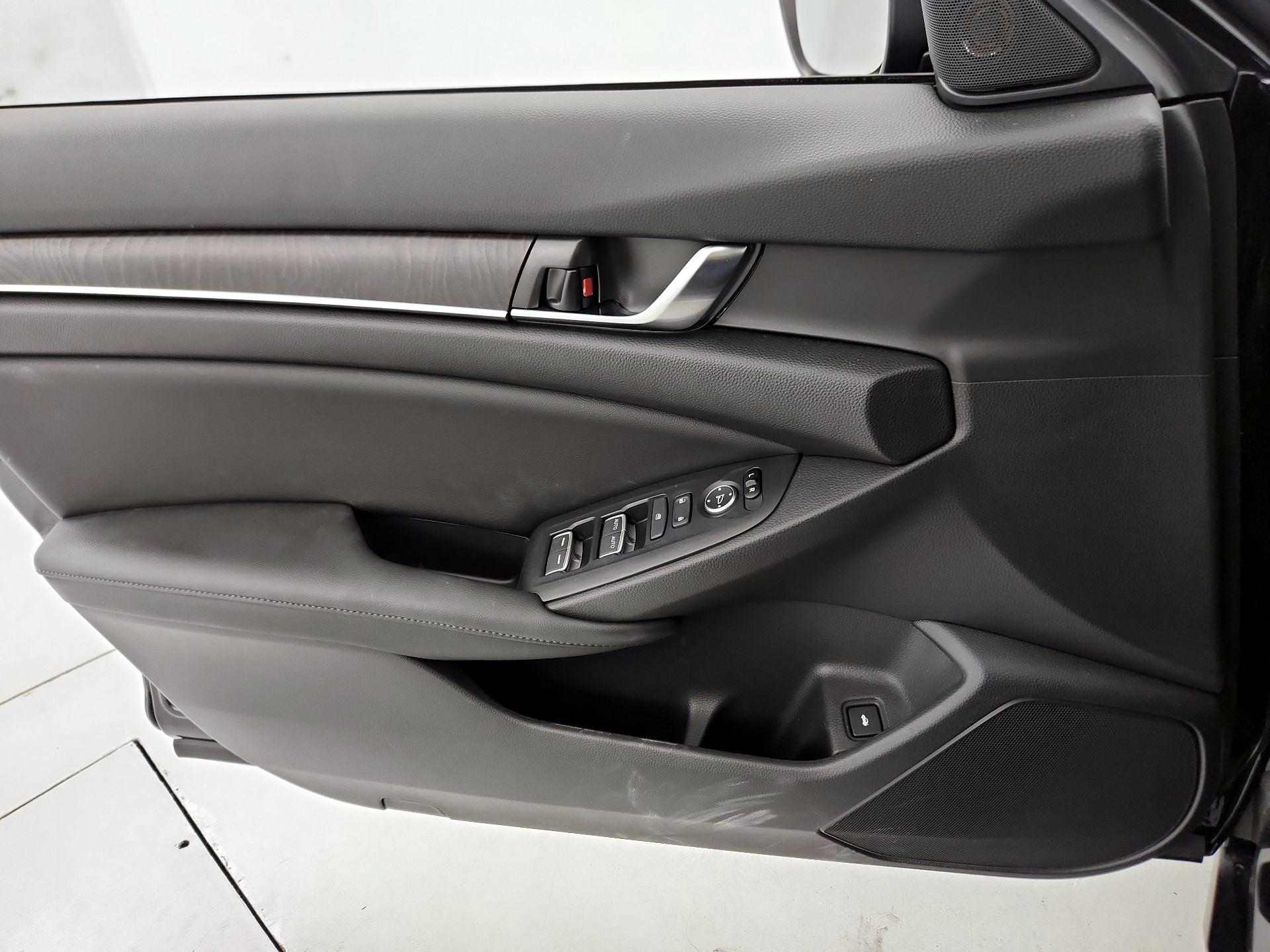 Thumbnail: 2019 Honda Accord - 12