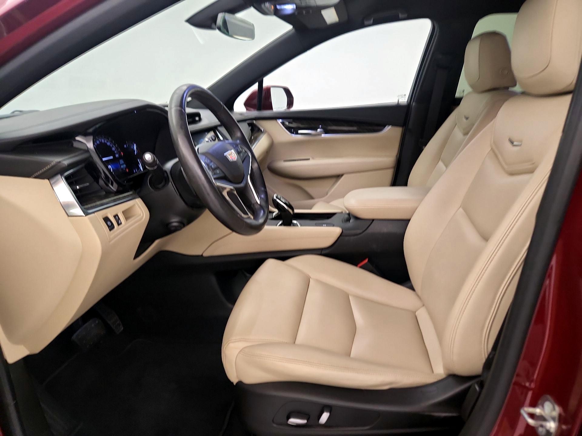 Thumbnail: 2017 Cadillac XT5 - 11