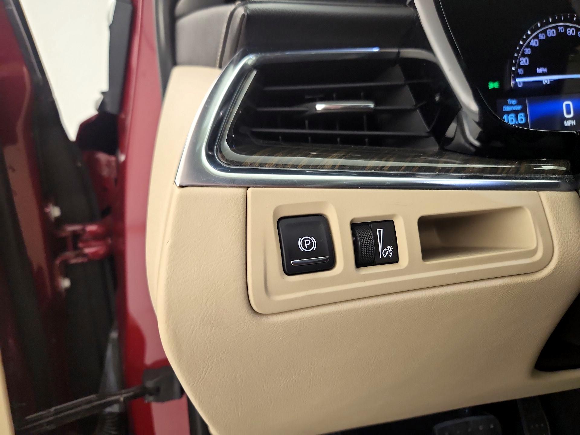 Thumbnail: 2017 Cadillac XT5 - 13