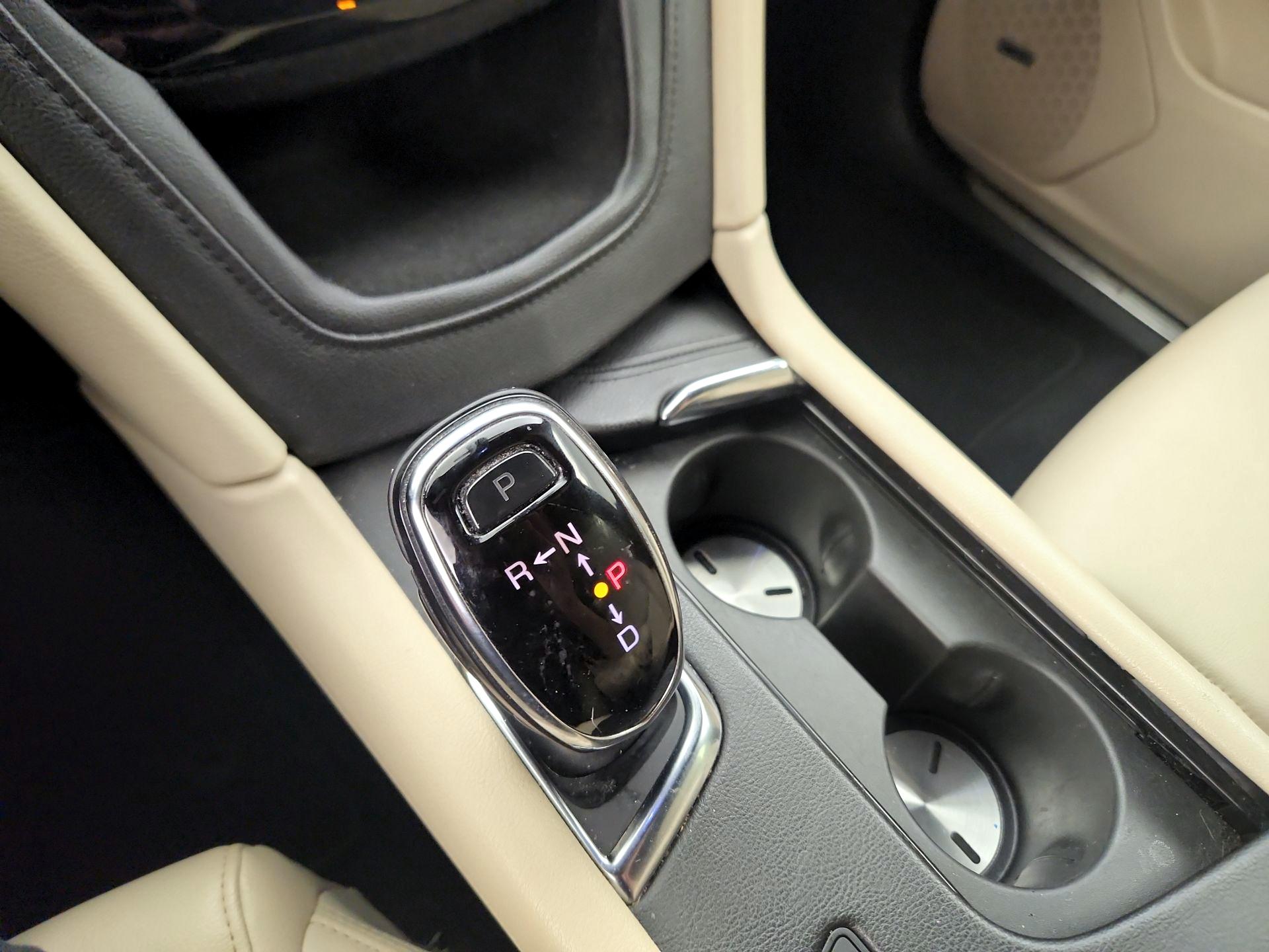 Thumbnail: 2017 Cadillac XT5 - 17