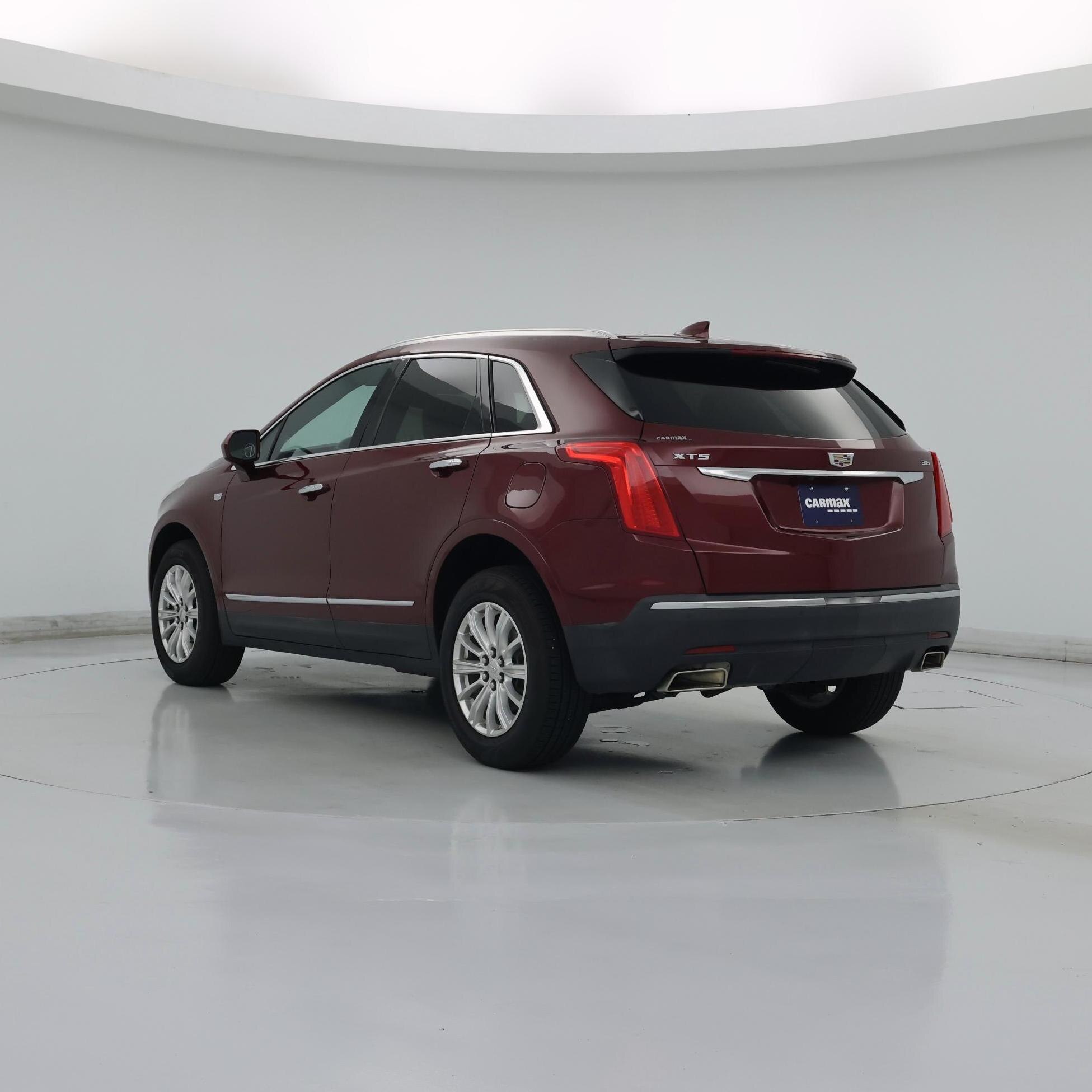 Thumbnail: 2017 Cadillac XT5 - 2