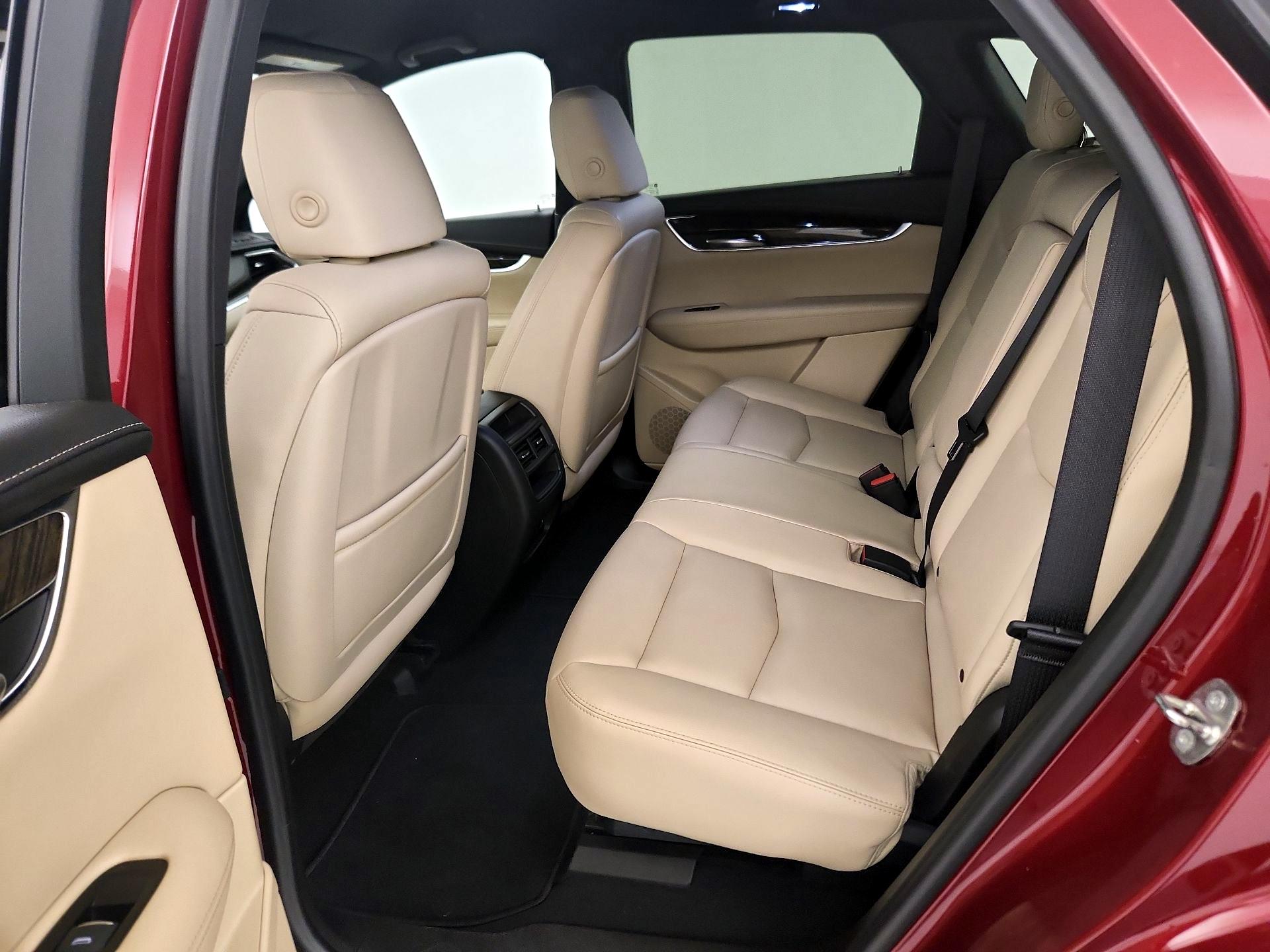 Thumbnail: 2017 Cadillac XT5 - 19