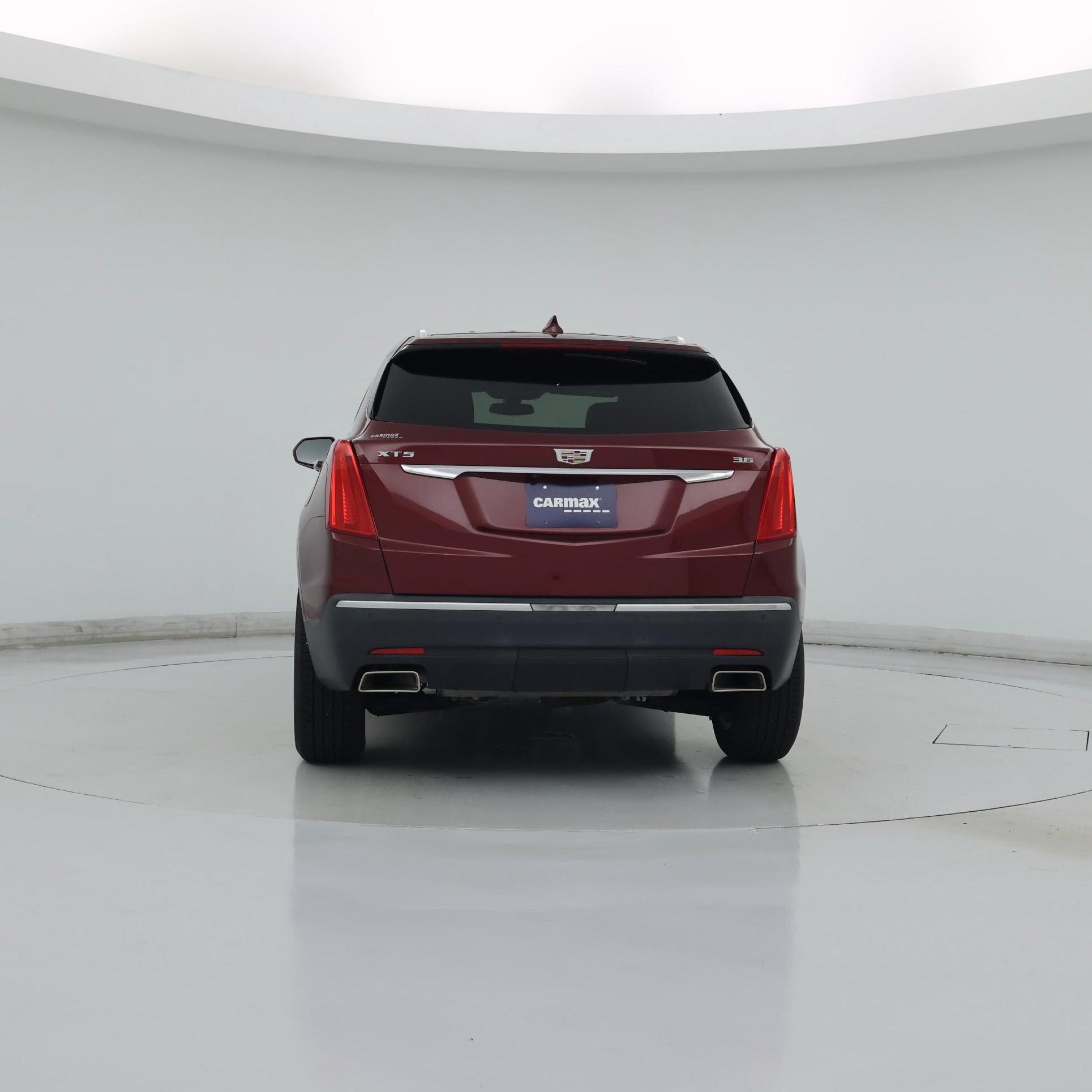 Thumbnail: 2017 Cadillac XT5 - 6