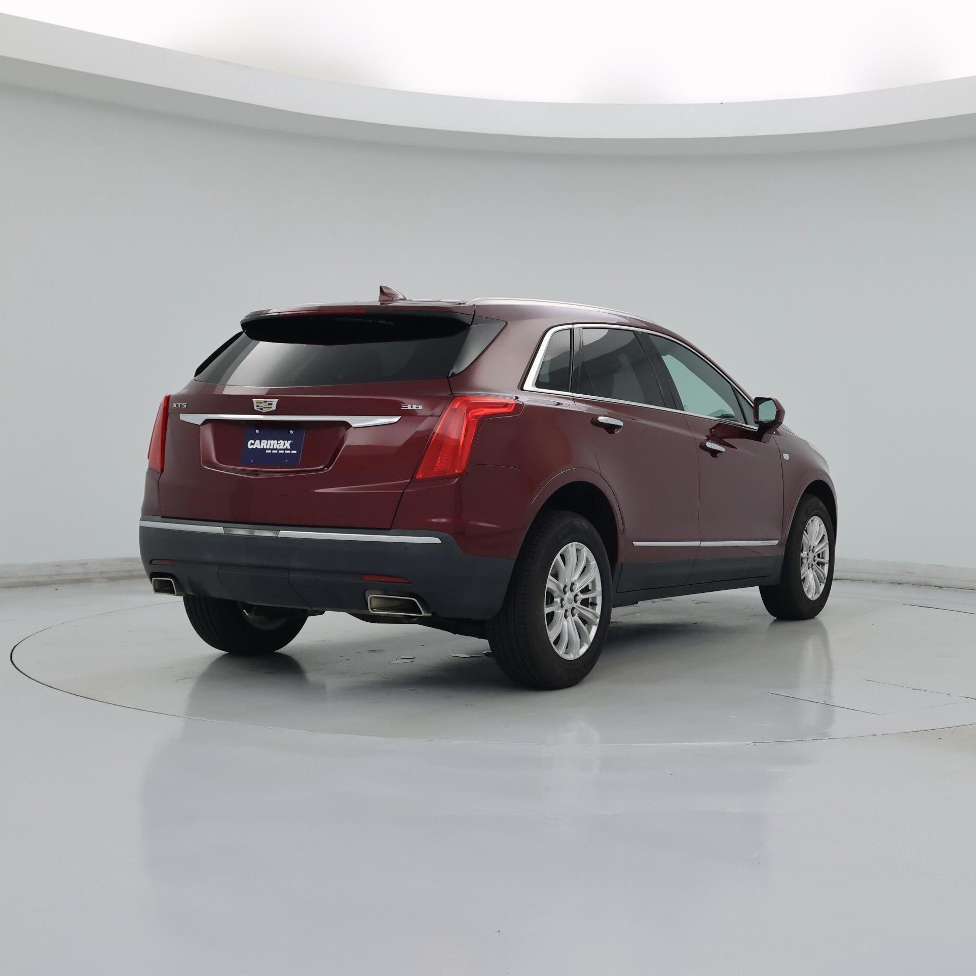 Thumbnail: 2017 Cadillac XT5 - 8