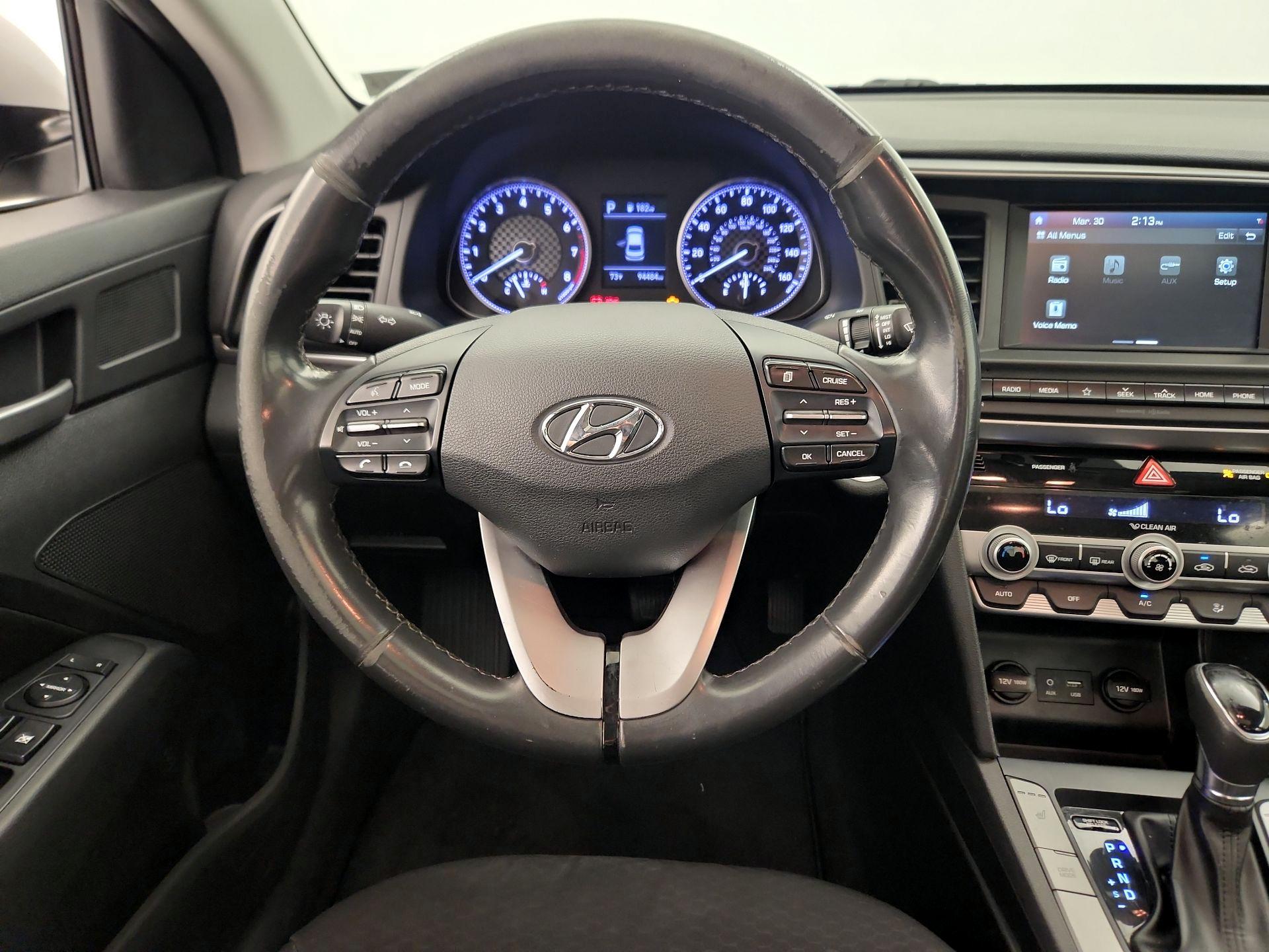 Thumbnail: 2019 Hyundai Elantra - 10