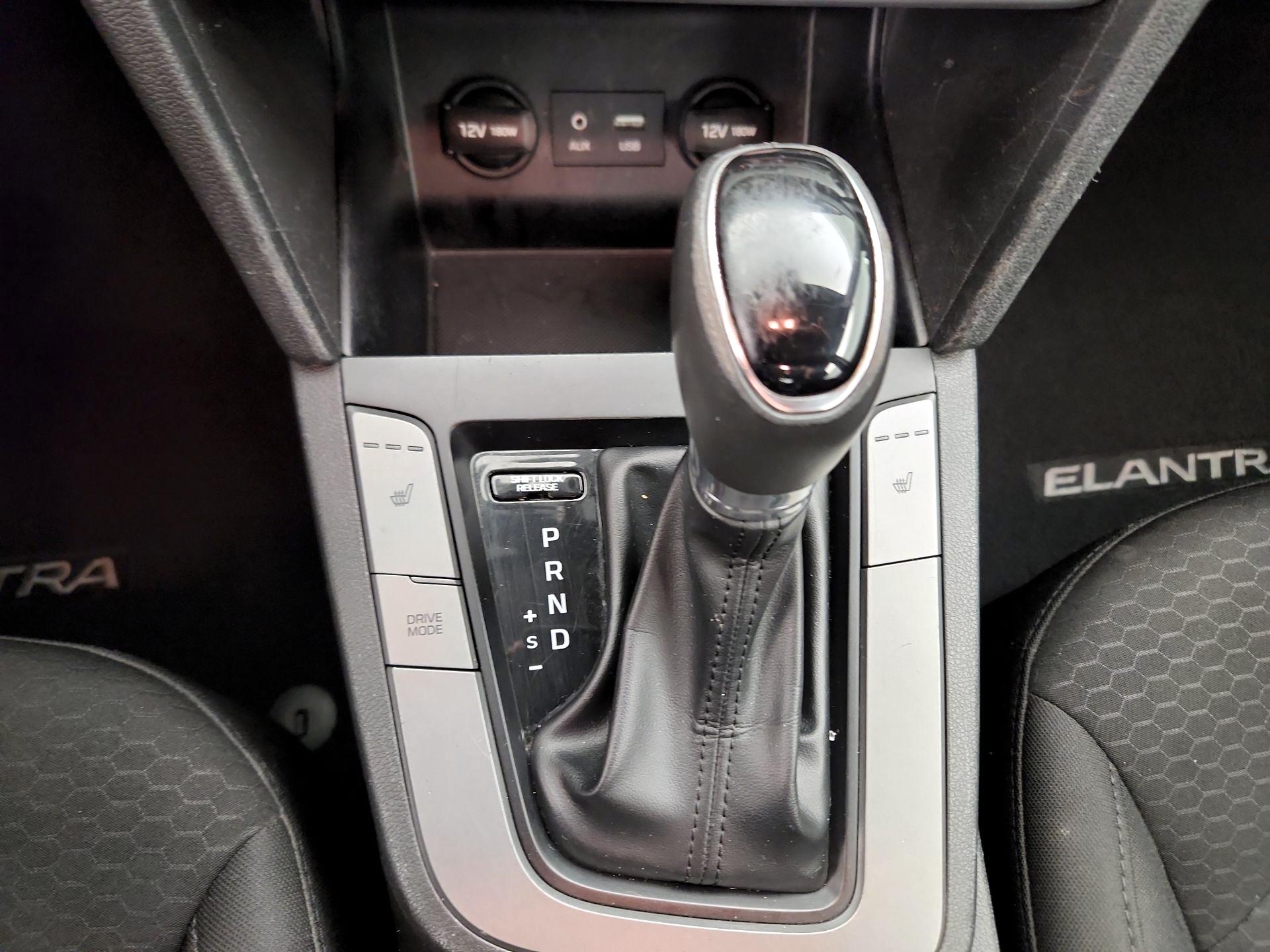 Thumbnail: 2019 Hyundai Elantra - 17