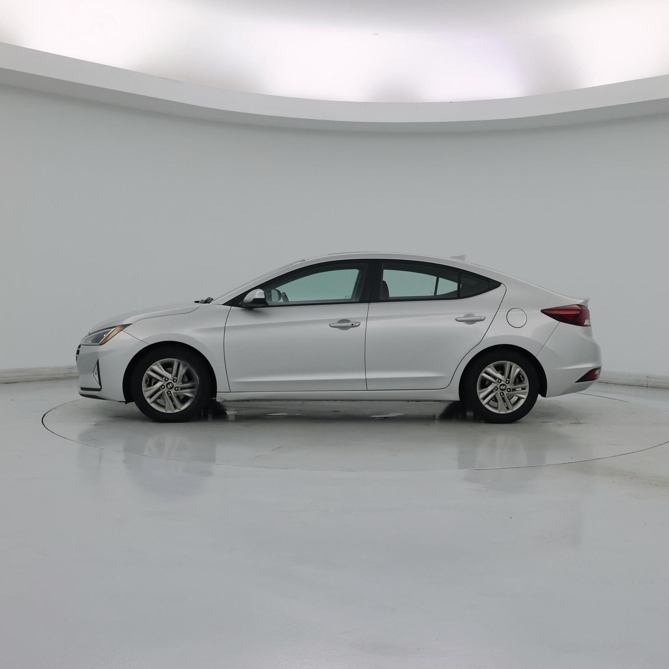 Thumbnail: 2019 Hyundai Elantra - 3