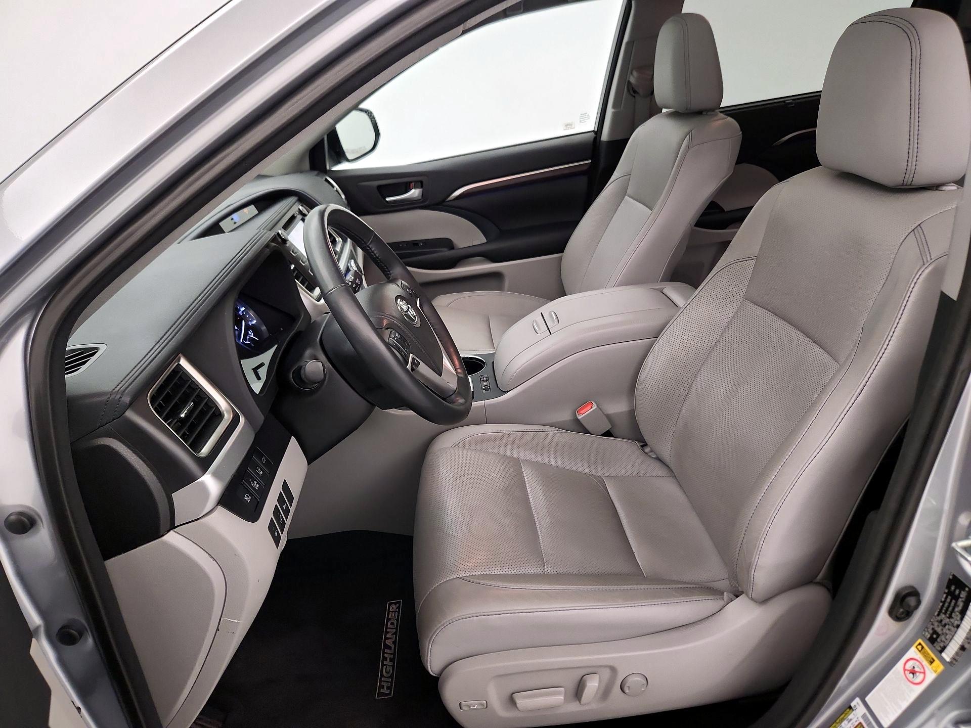 Thumbnail: 2015 Toyota Highlander - 11