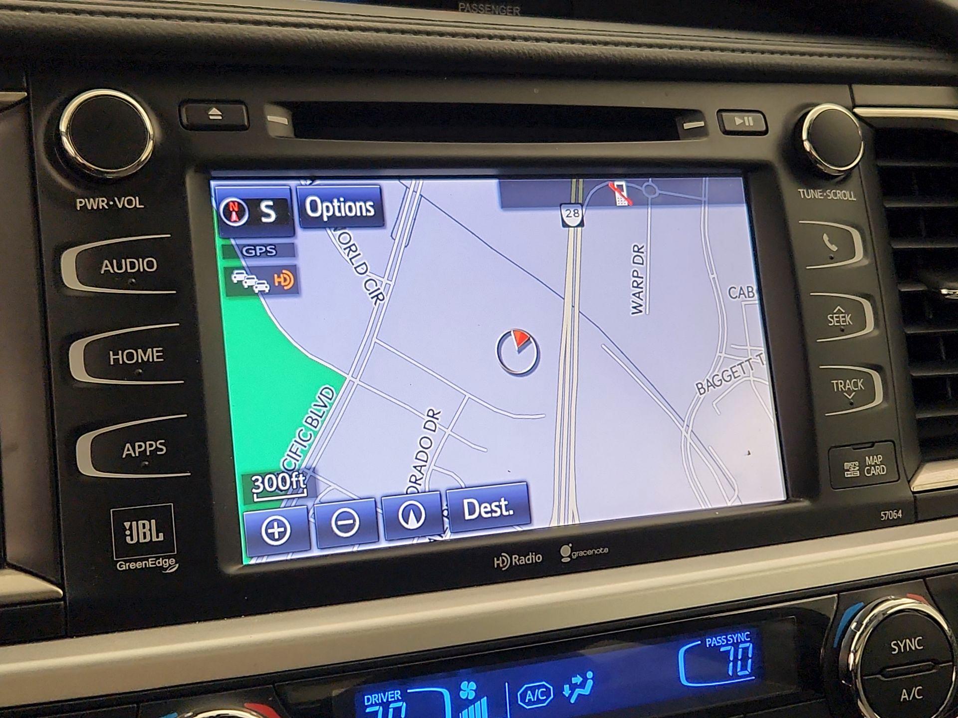 Thumbnail: 2015 Toyota Highlander - 14