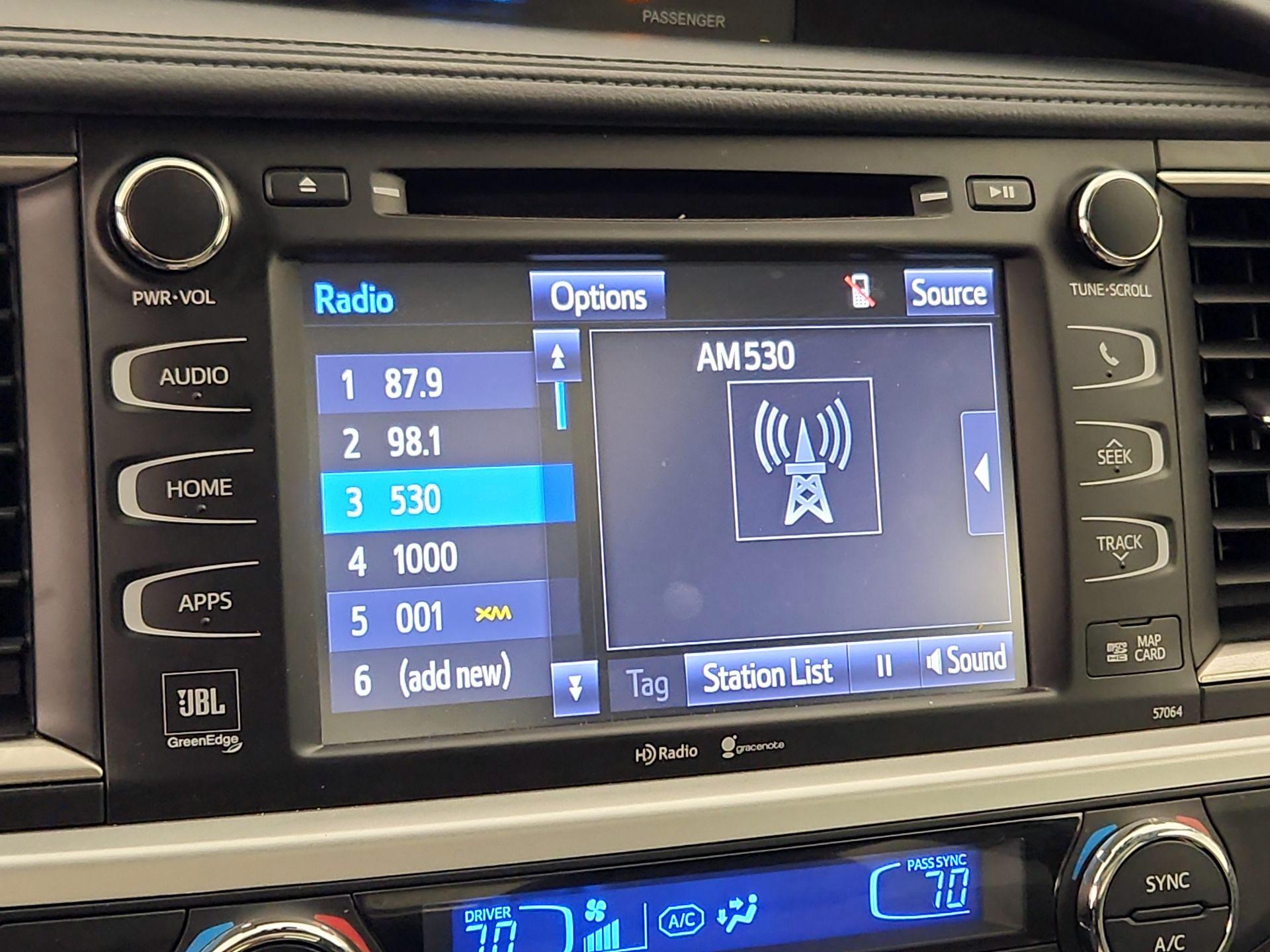 Thumbnail: 2015 Toyota Highlander - 16