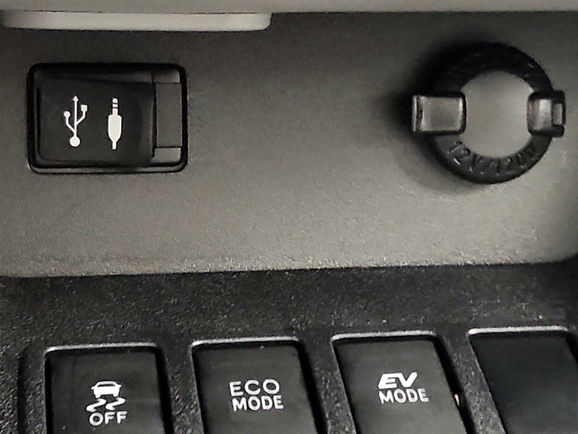 Thumbnail: 2015 Toyota Highlander - 19