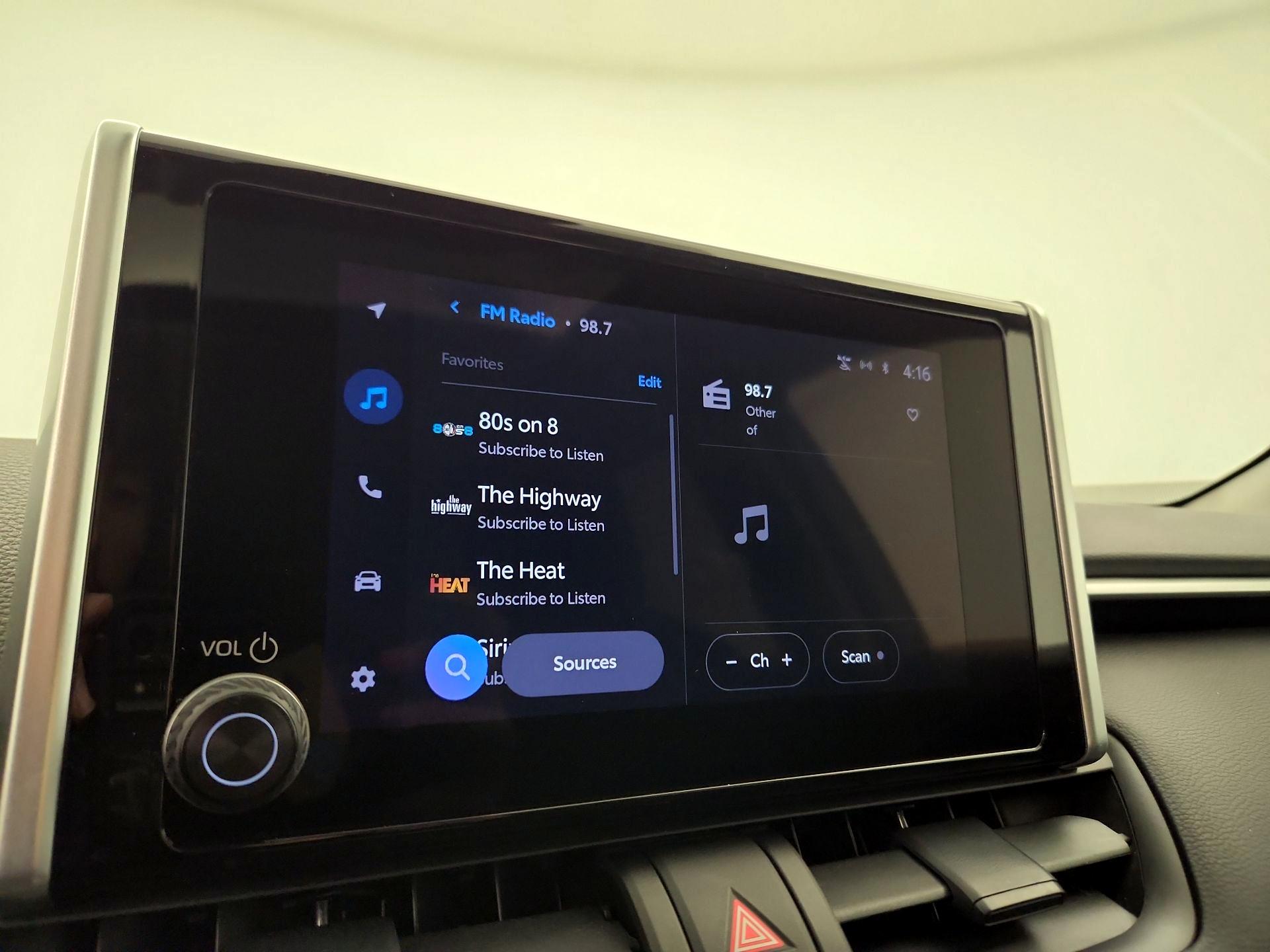 Thumbnail: 2023 Toyota RAV4 - 16