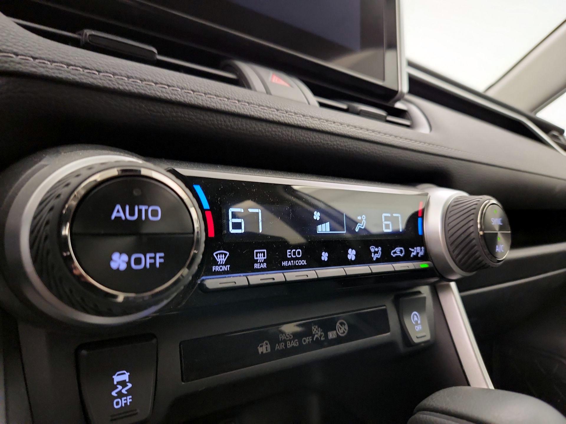 Thumbnail: 2023 Toyota RAV4 - 17