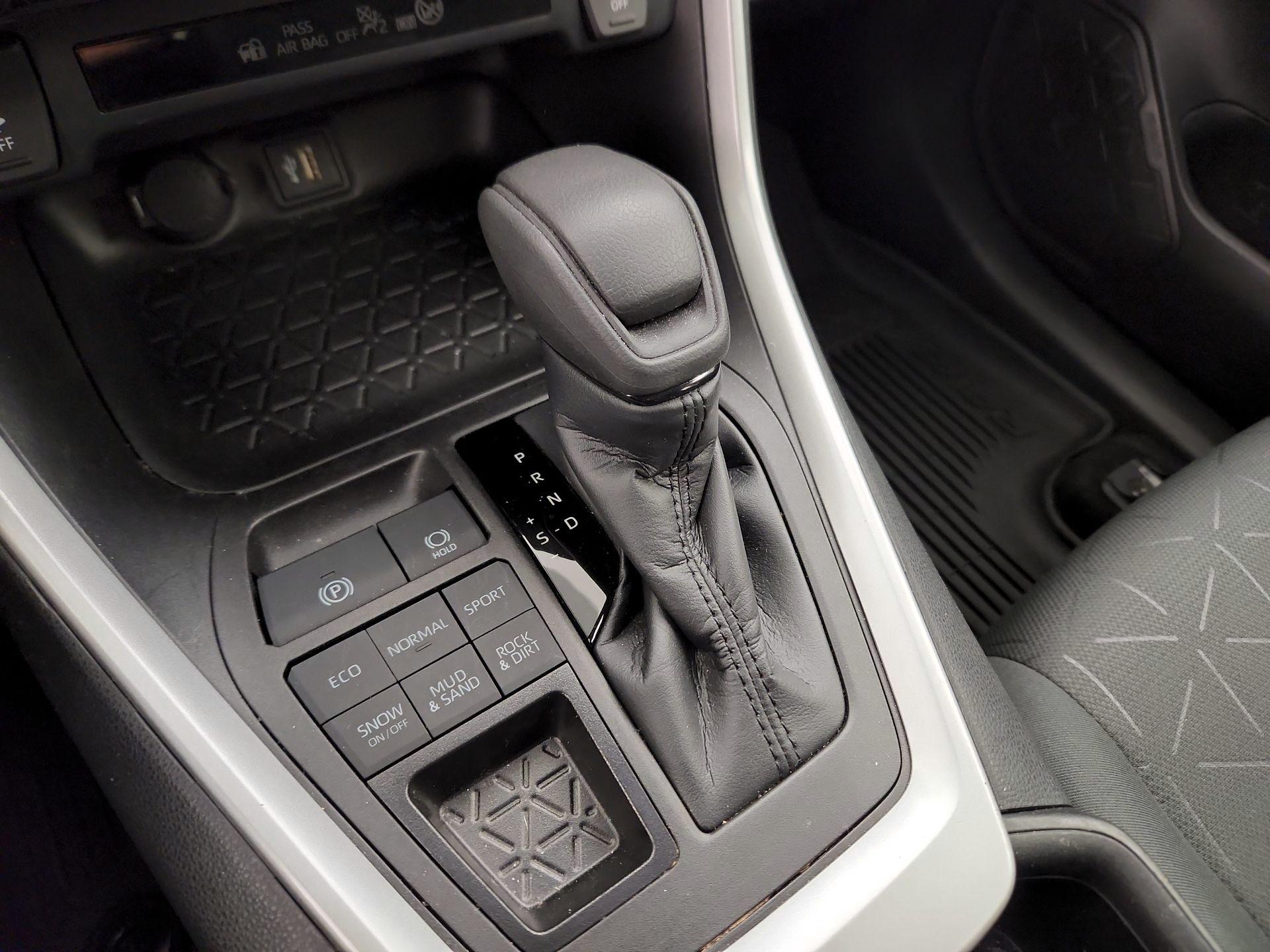 Thumbnail: 2023 Toyota RAV4 - 18