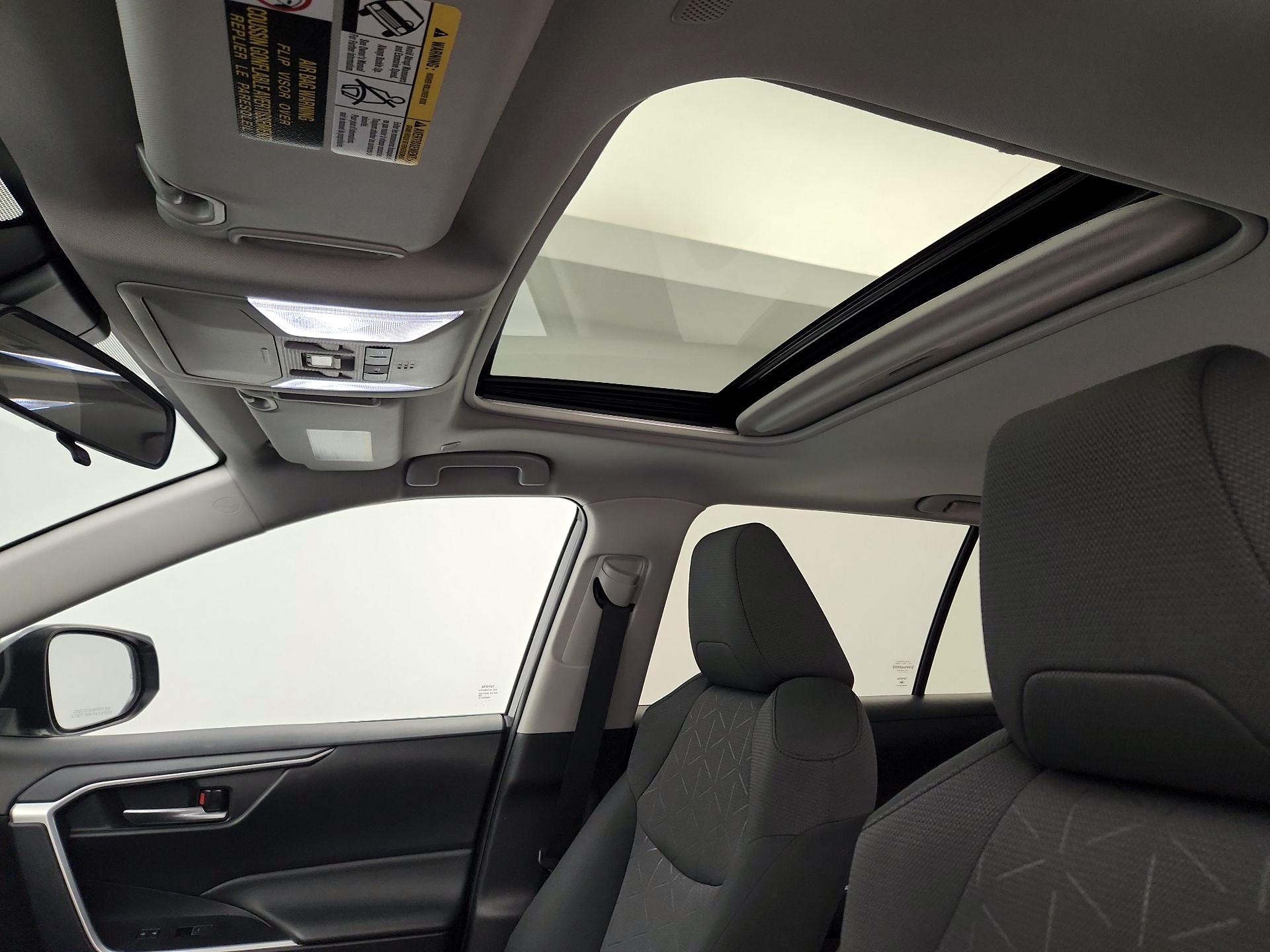 Thumbnail: 2023 Toyota RAV4 - 20