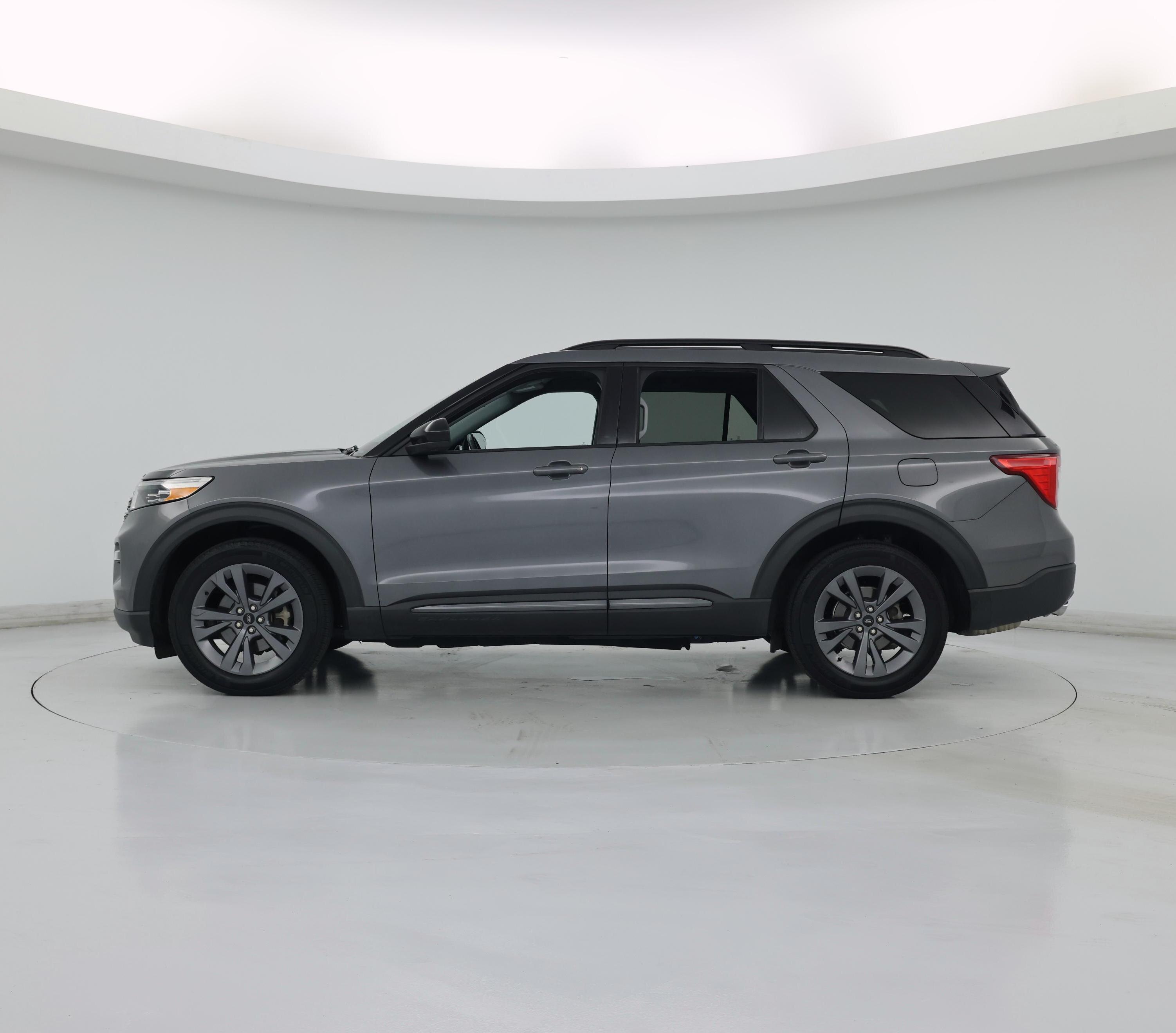 Thumbnail: 2022 Ford Explorer - 3