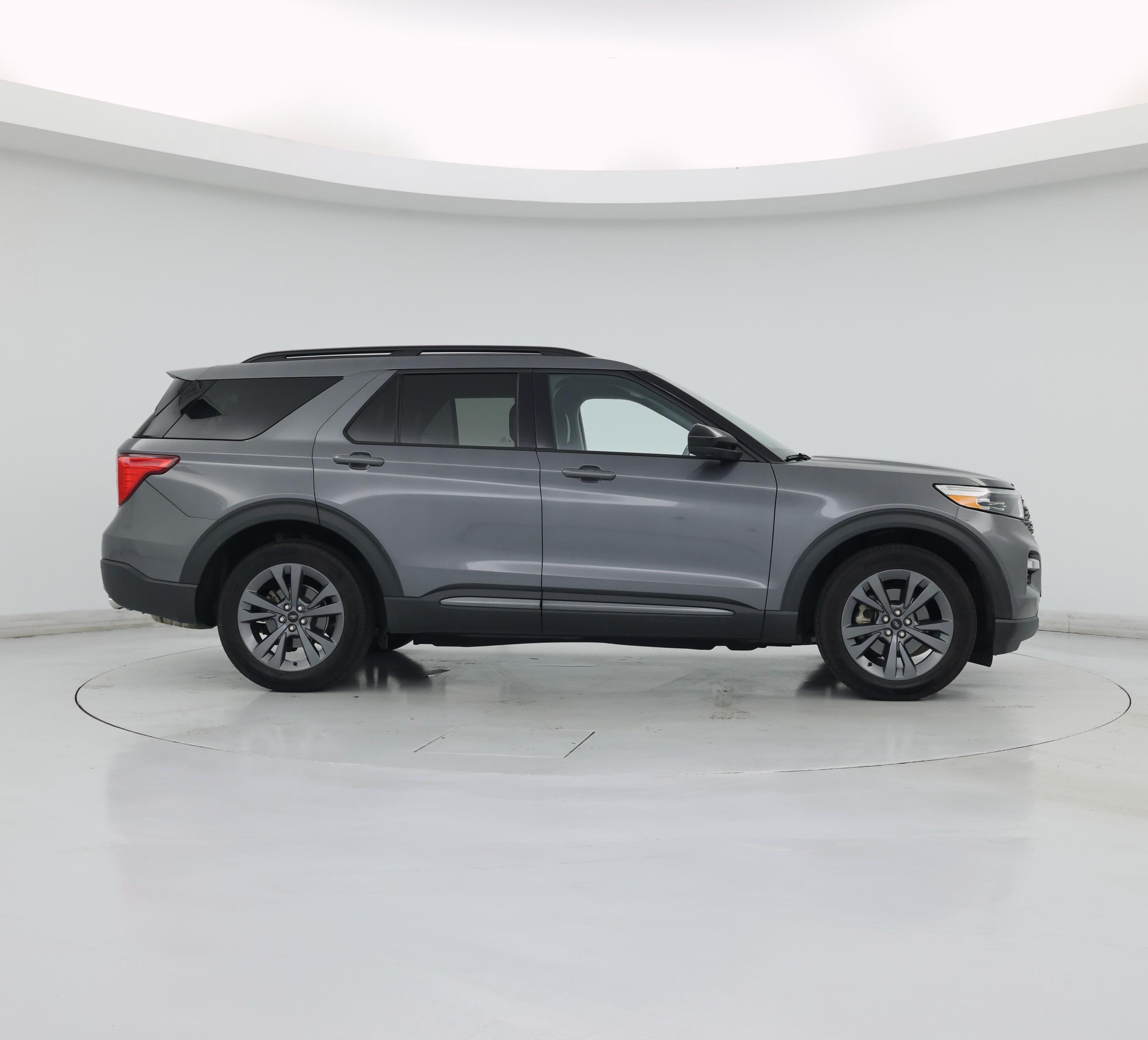 Thumbnail: 2022 Ford Explorer - 7