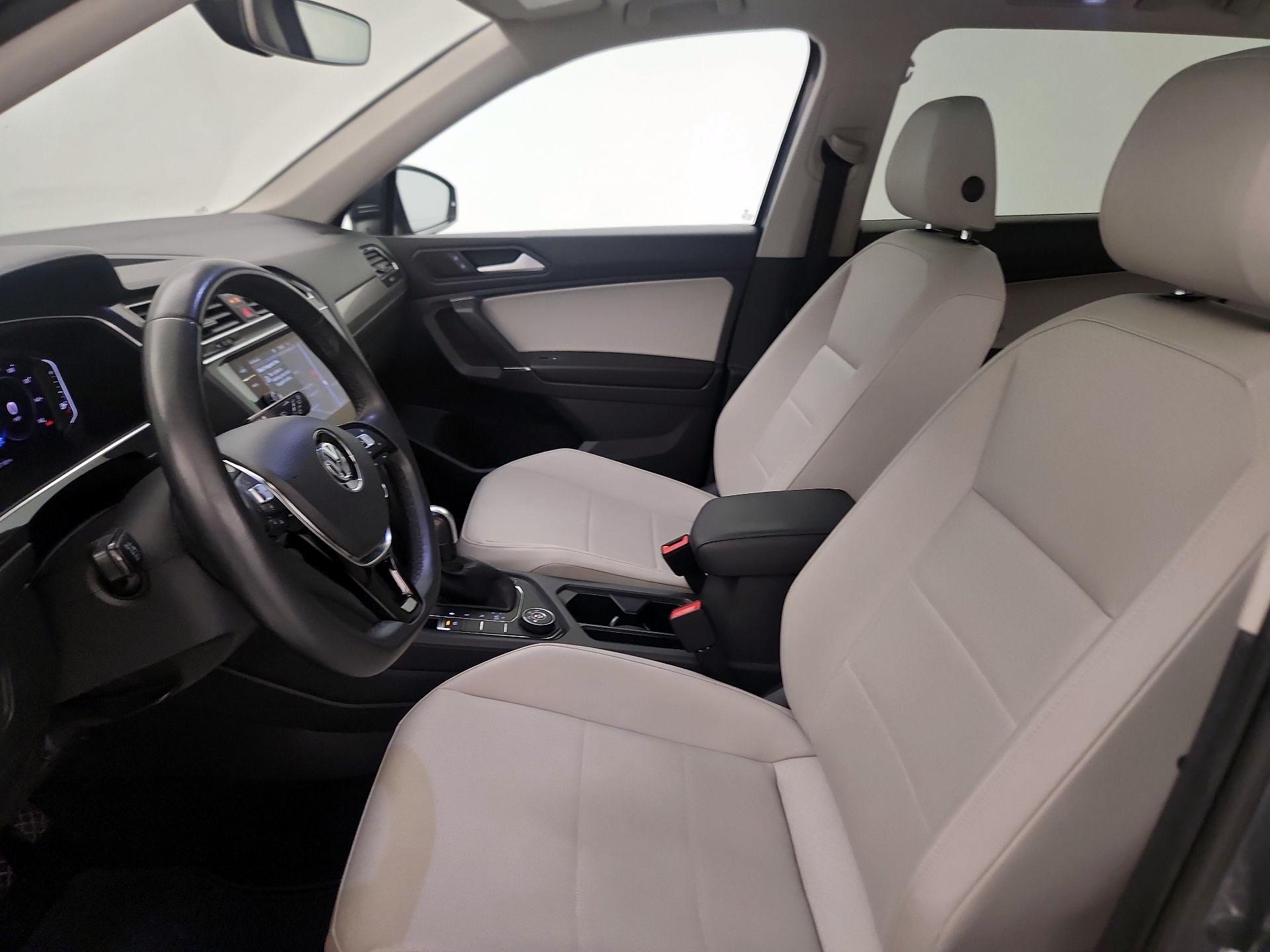 Thumbnail: 2020 Volkswagen Tiguan - 11