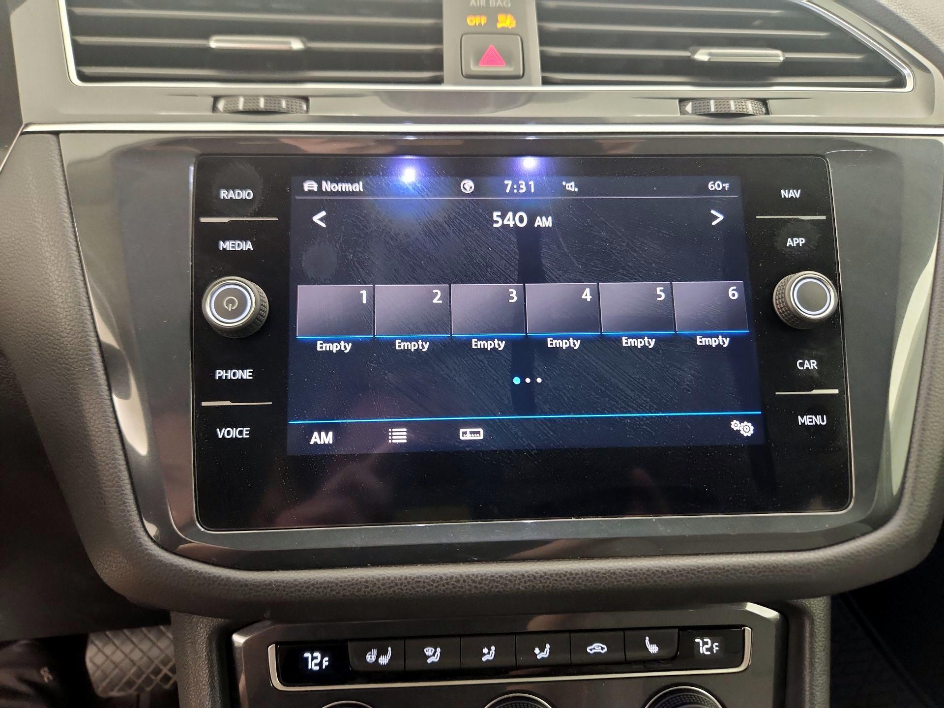 Thumbnail: 2020 Volkswagen Tiguan - 16