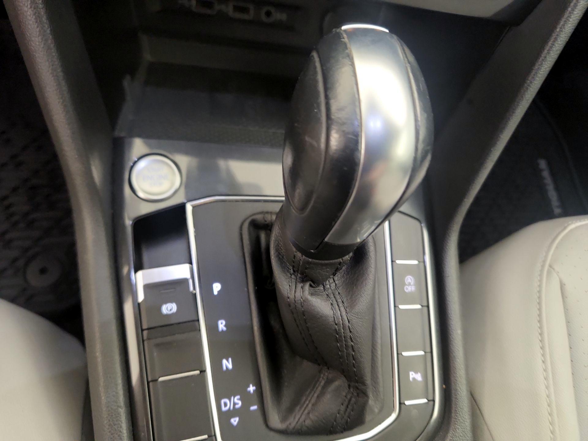 Thumbnail: 2020 Volkswagen Tiguan - 18