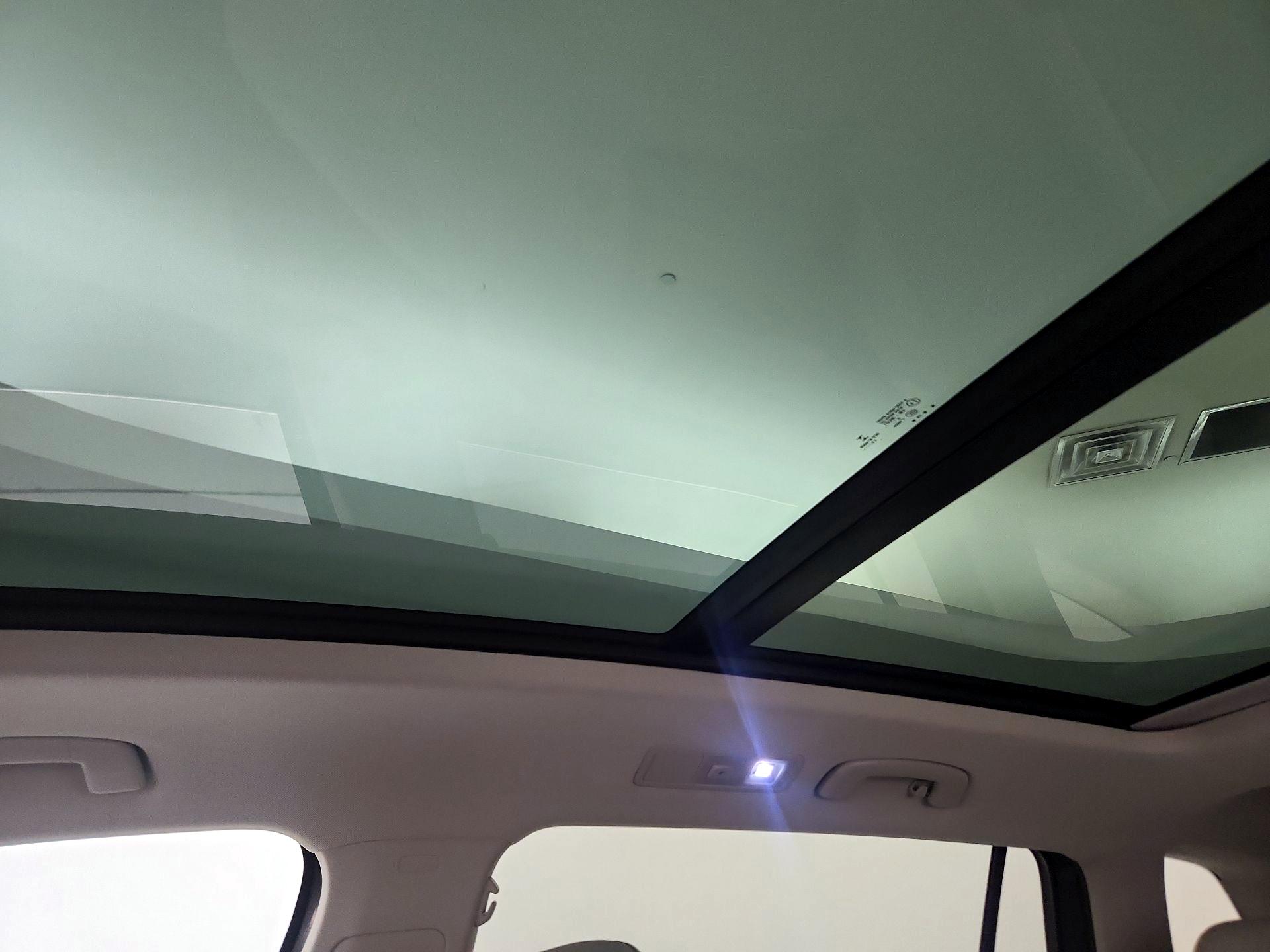 Thumbnail: 2020 Volkswagen Tiguan - 20