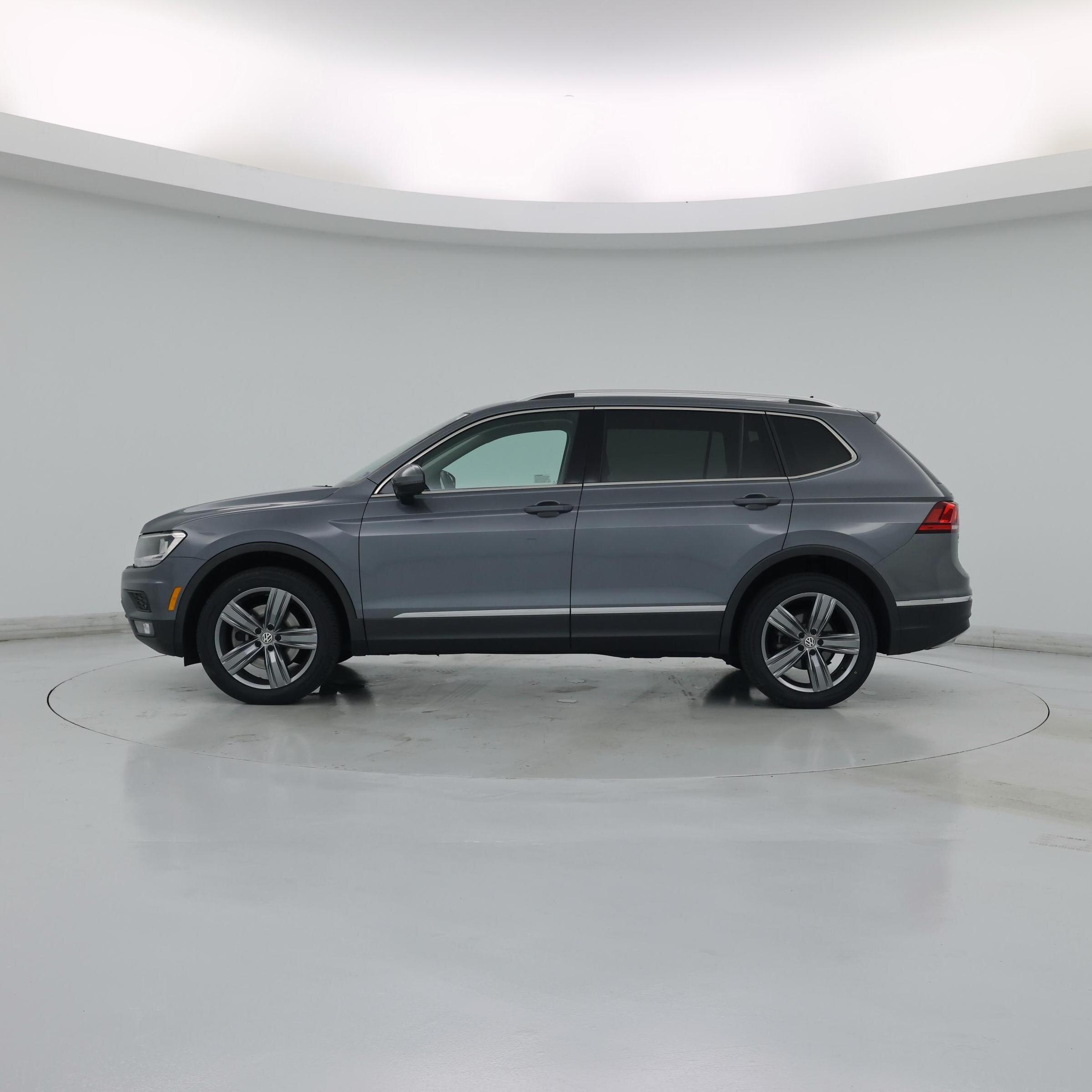 Thumbnail: 2020 Volkswagen Tiguan - 3