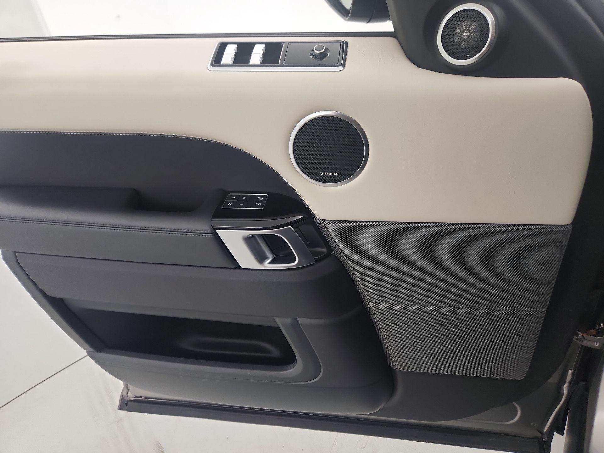 Thumbnail: 2018 Land Rover Range Rover Sport - 12