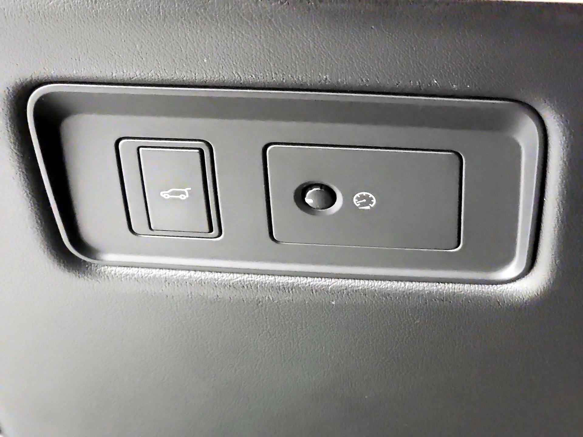 Thumbnail: 2018 Land Rover Range Rover Sport - 13