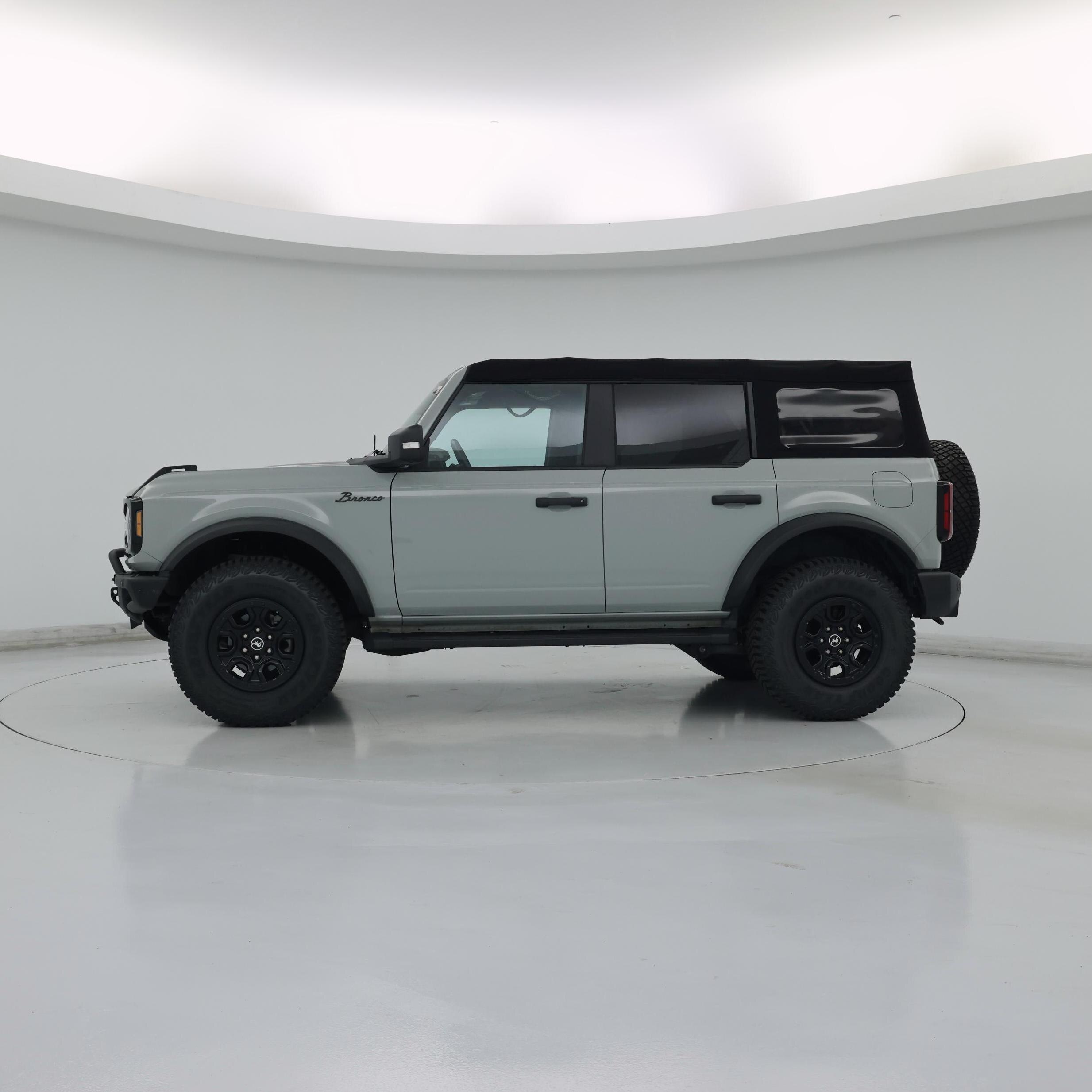 Thumbnail: 2022 Ford Bronco - 3