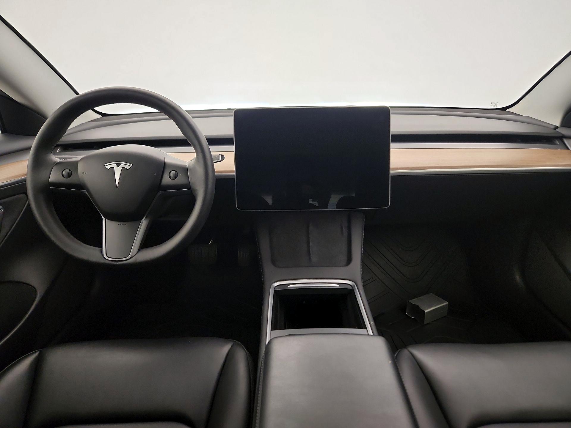 Thumbnail: 2023 Tesla Model 3 - 9