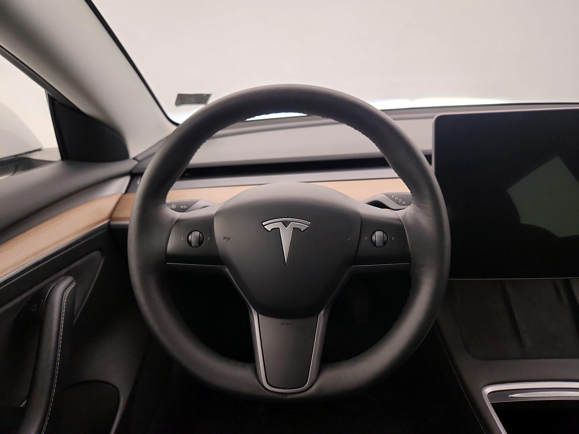 Thumbnail: 2023 Tesla Model 3 - 10