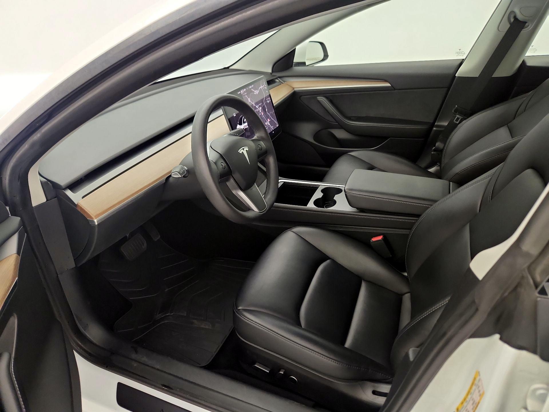 Thumbnail: 2023 Tesla Model 3 - 11