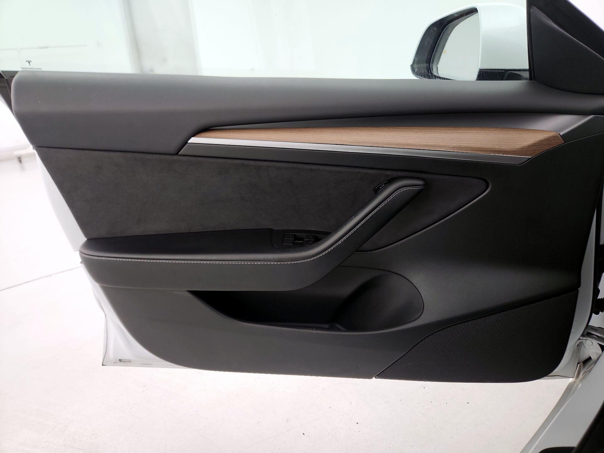 Thumbnail: 2023 Tesla Model 3 - 12