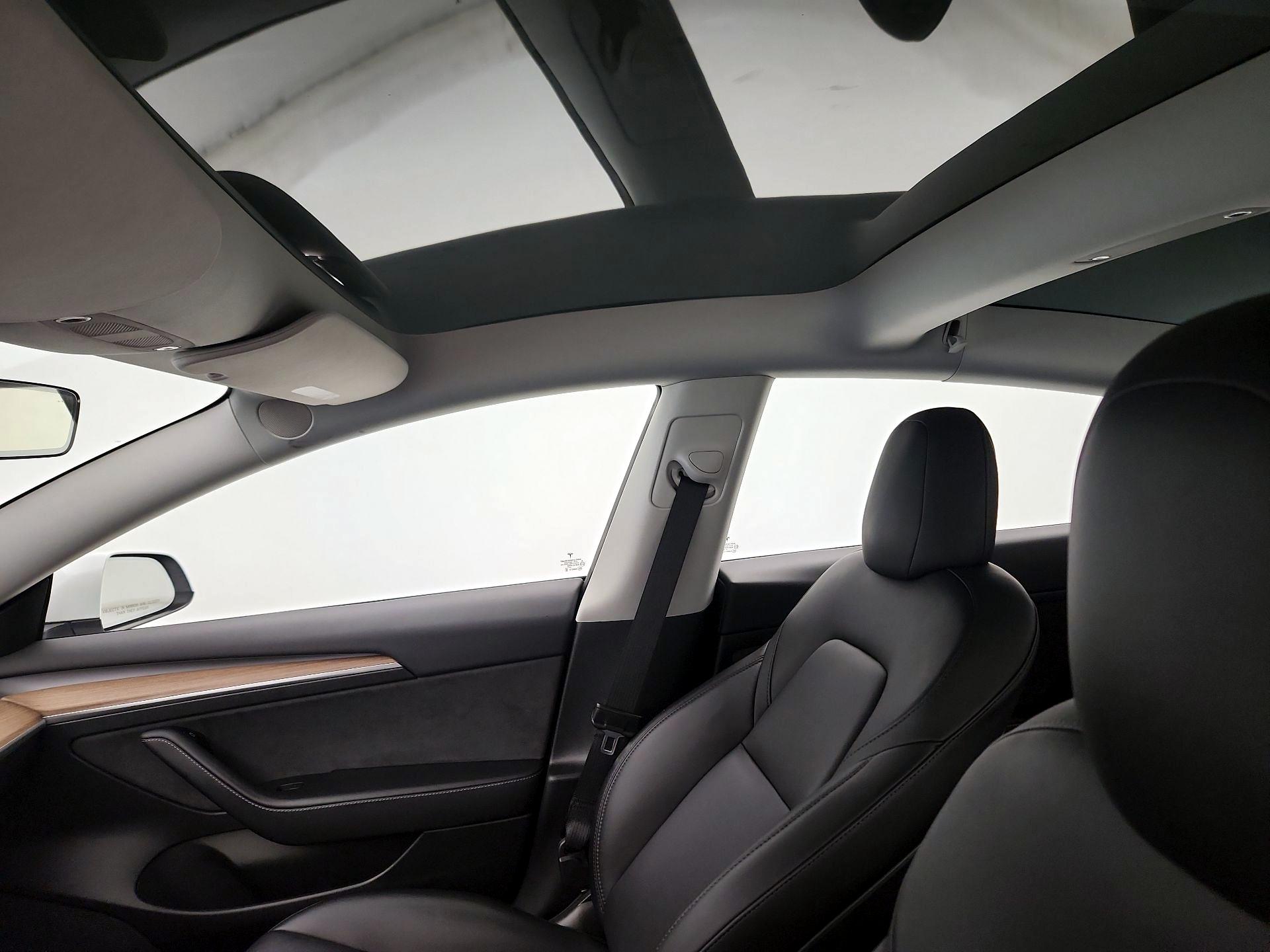 Thumbnail: 2023 Tesla Model 3 - 19