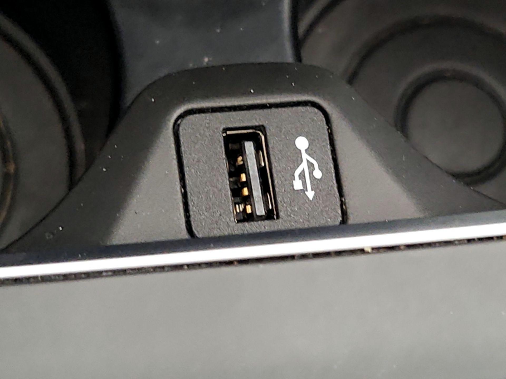 Thumbnail: 2021 BMW M2 - 19