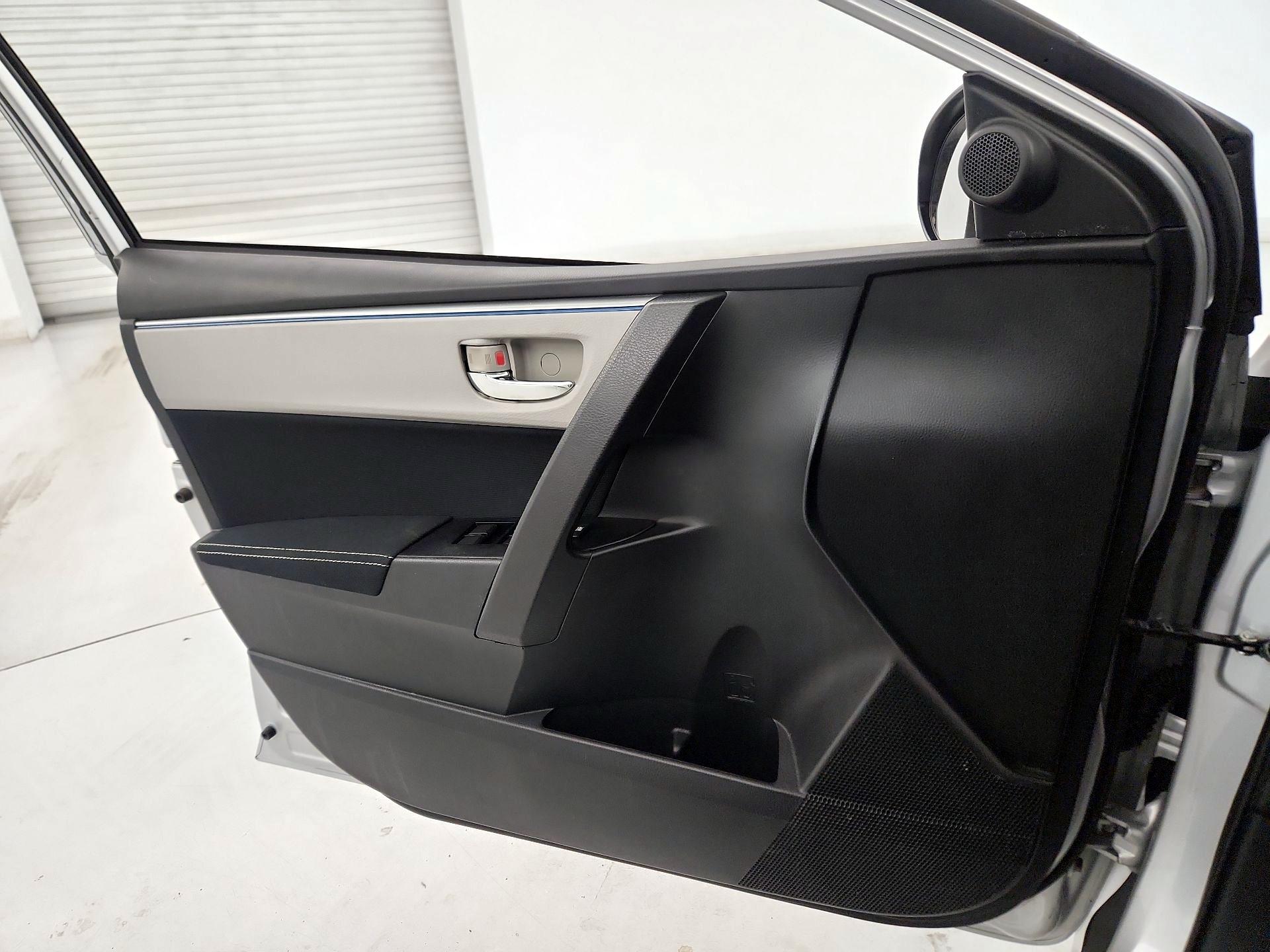 Thumbnail: 2015 Toyota Corolla - 12