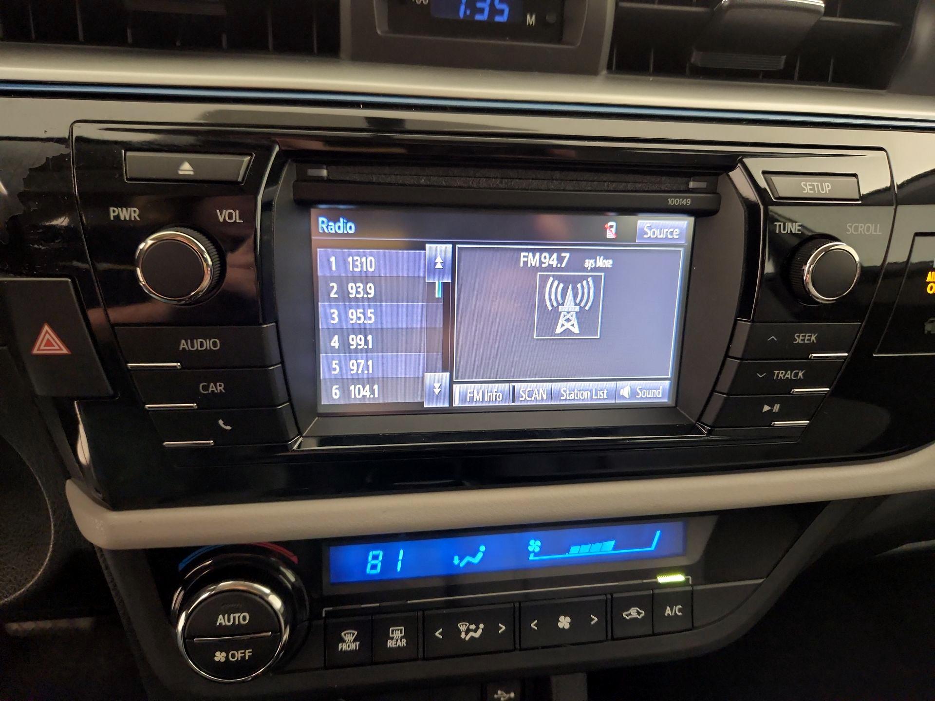 Thumbnail: 2015 Toyota Corolla - 15