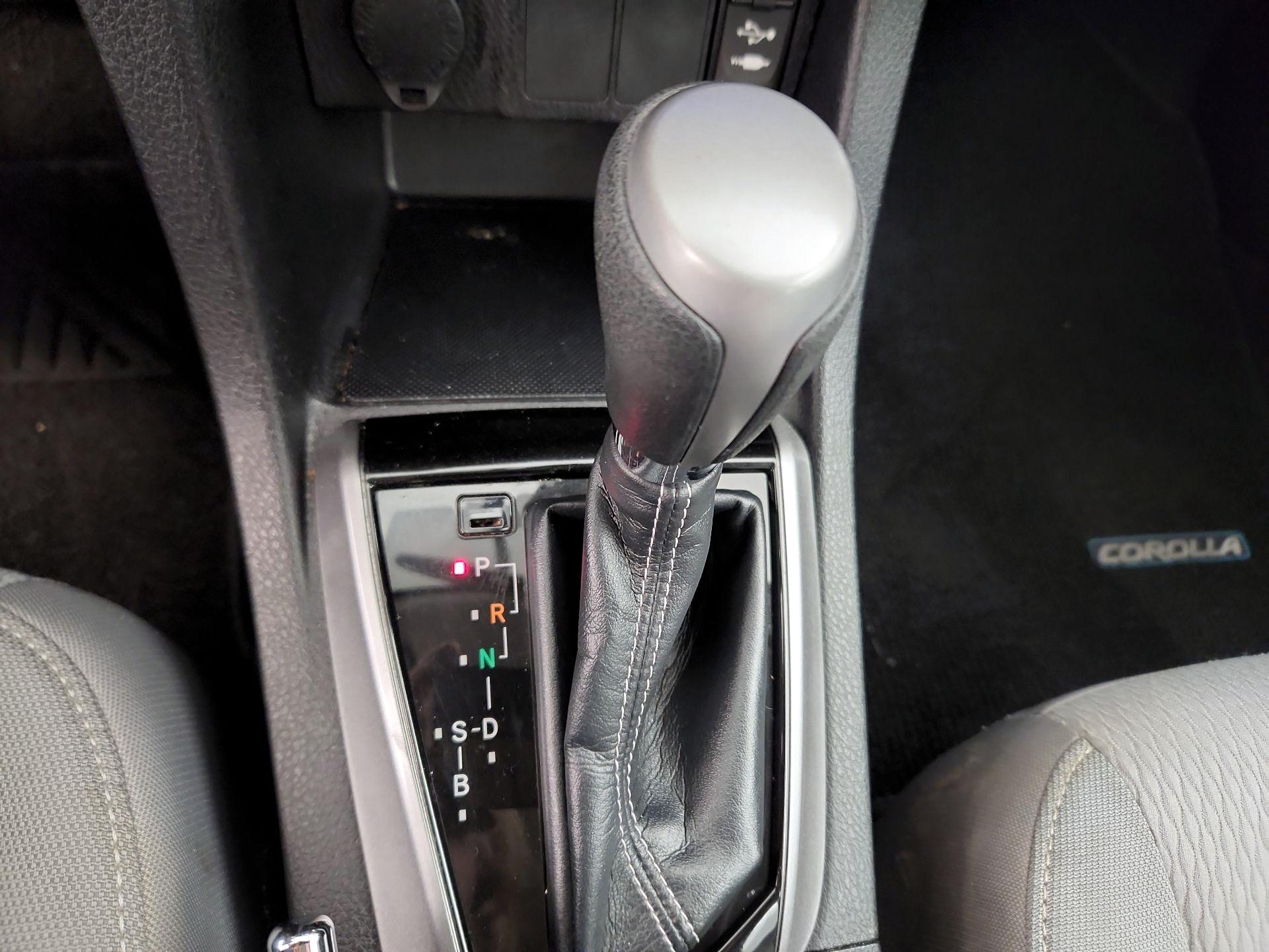 Thumbnail: 2015 Toyota Corolla - 17